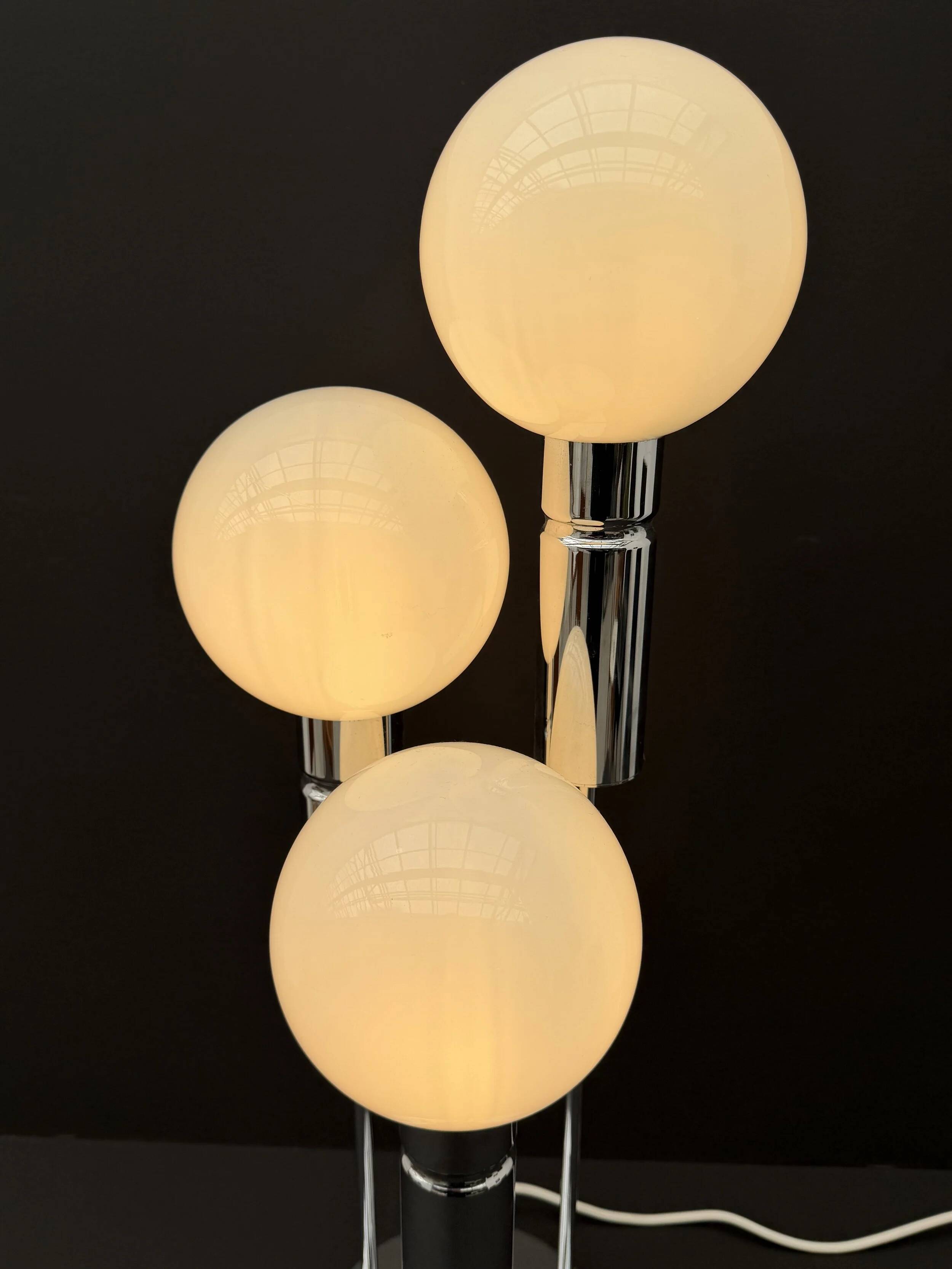 Opaline and chrome lamp, Italy 1970