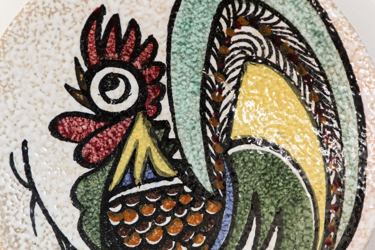 Dish rooster signed Valencia