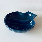 Salad bowl shell shape compartmentalized