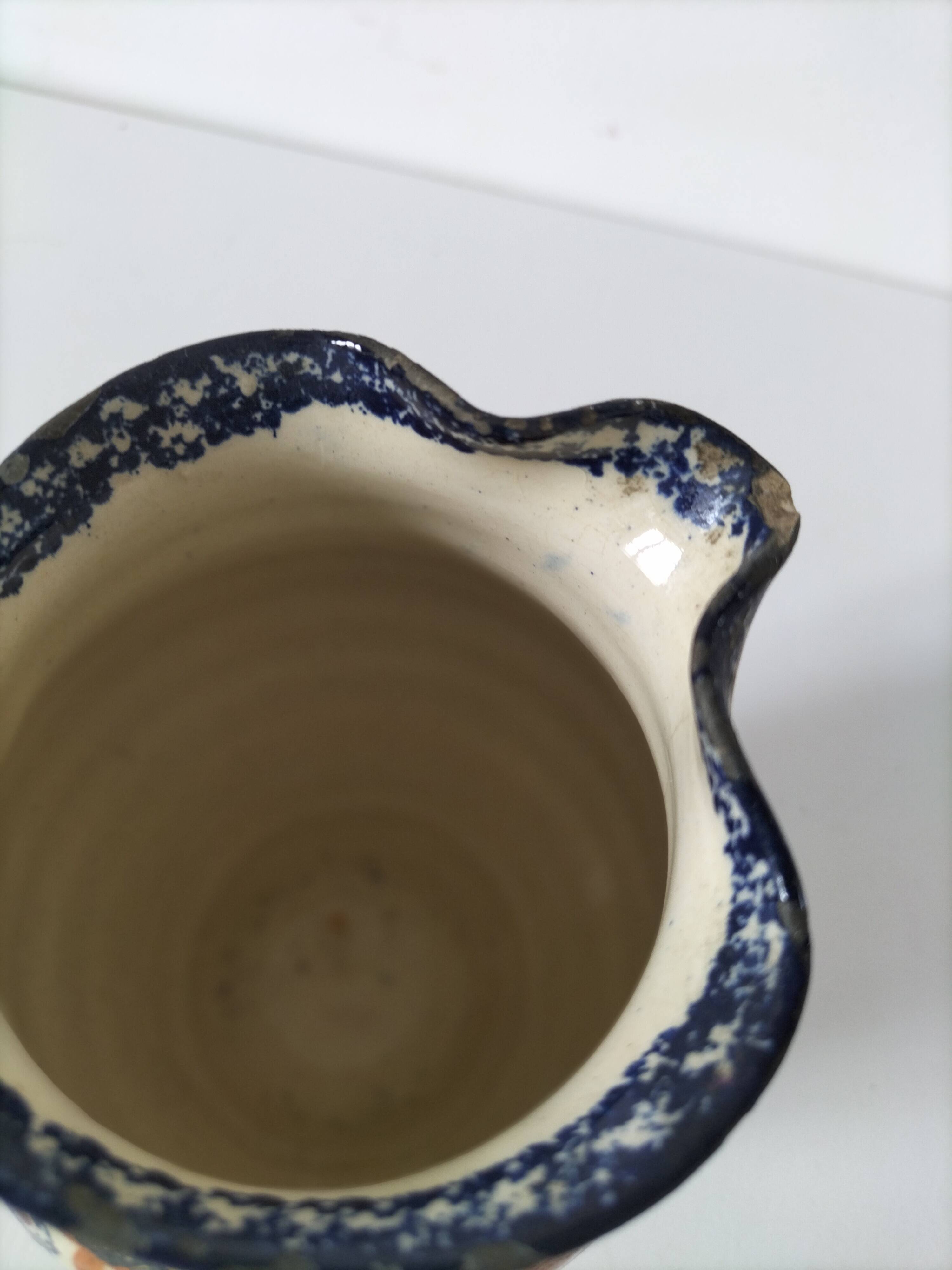 Breton pitcher Henriot Quimper Breton decoration no. 139 circa 1925-1935