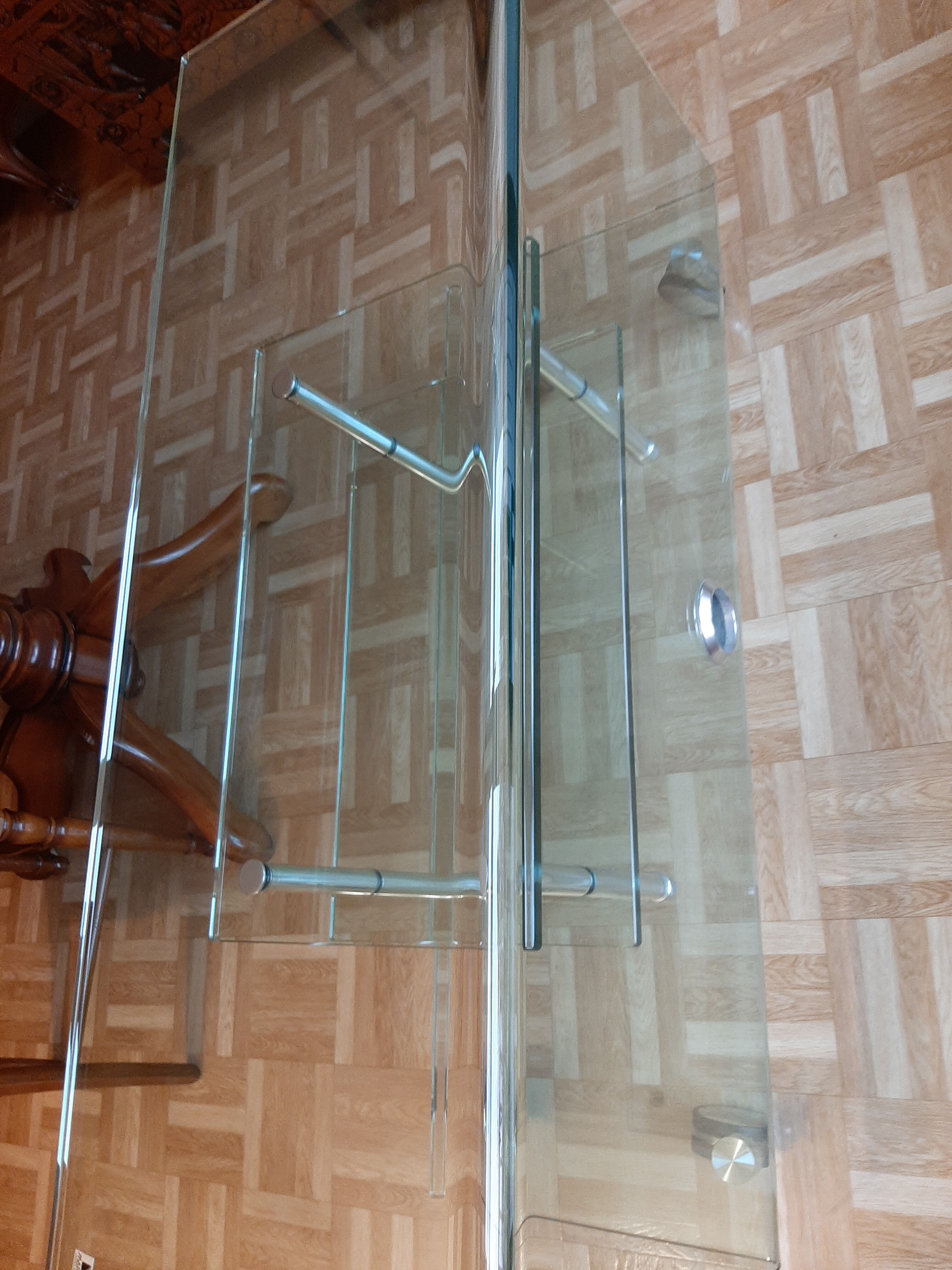 Solid glass tv stand bomb "marais international"