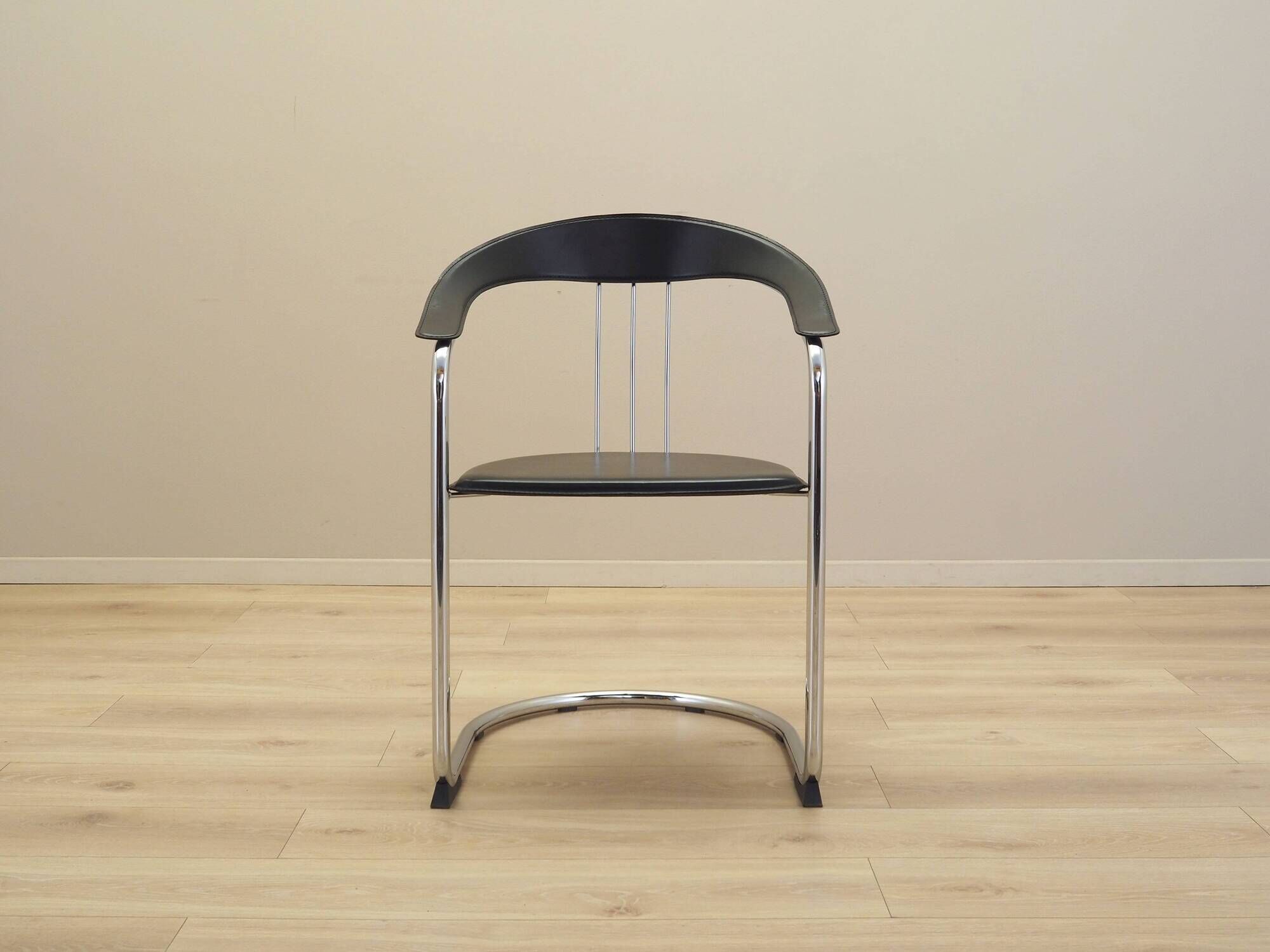 Set of four chairs, Italian design, 1980s, production: Italy