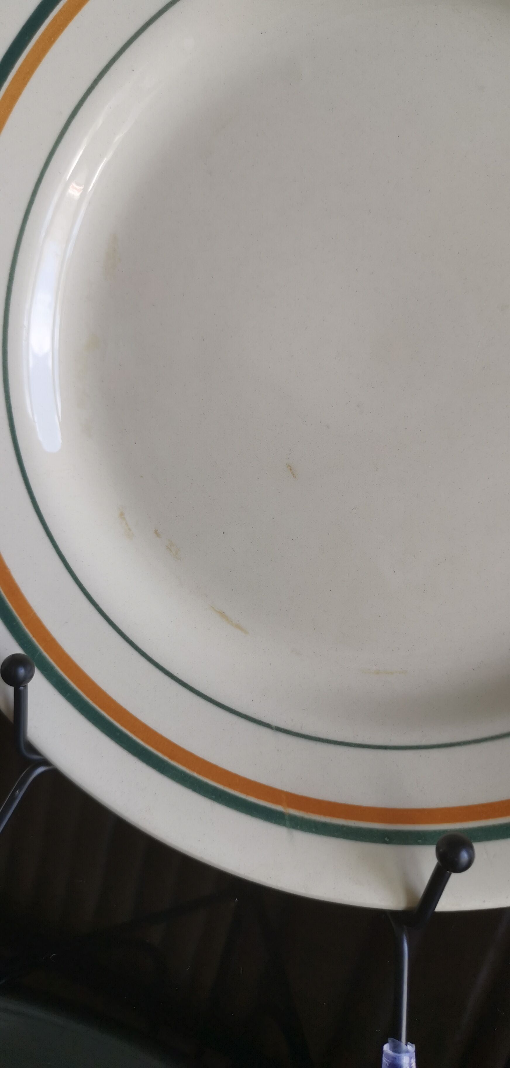 4 flat plates in earthenware, St Amand, Newton service