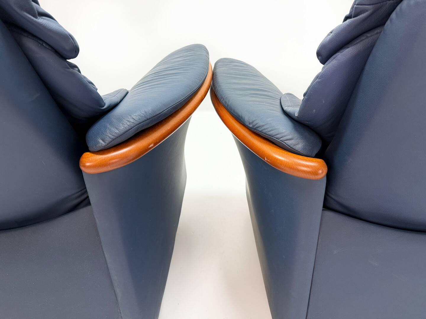 Ekornes Stressless — Pair of Adjustable Swivel Armchairs — Blue Leather