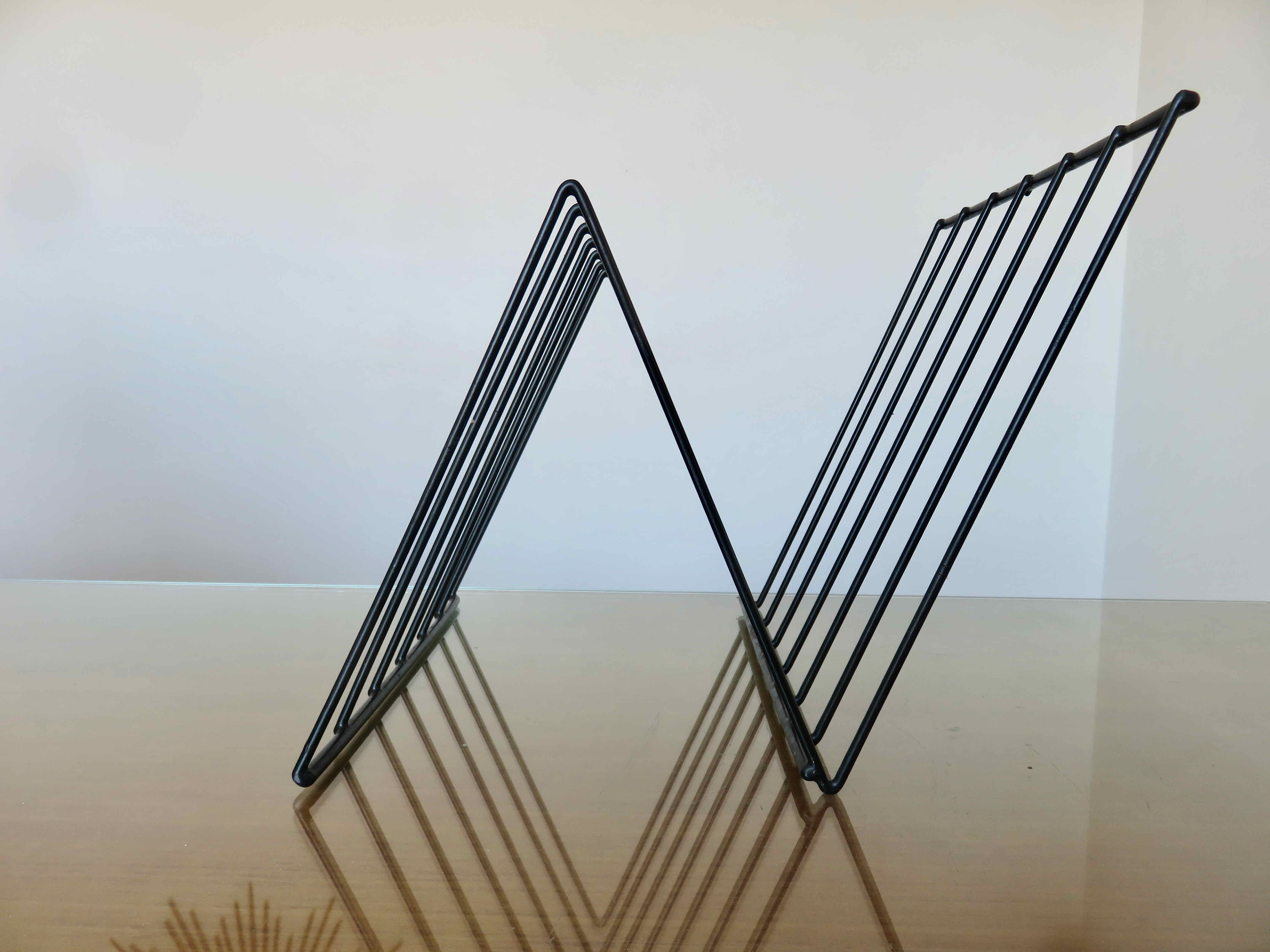 Z magazine holder in black lacquered metal 70s