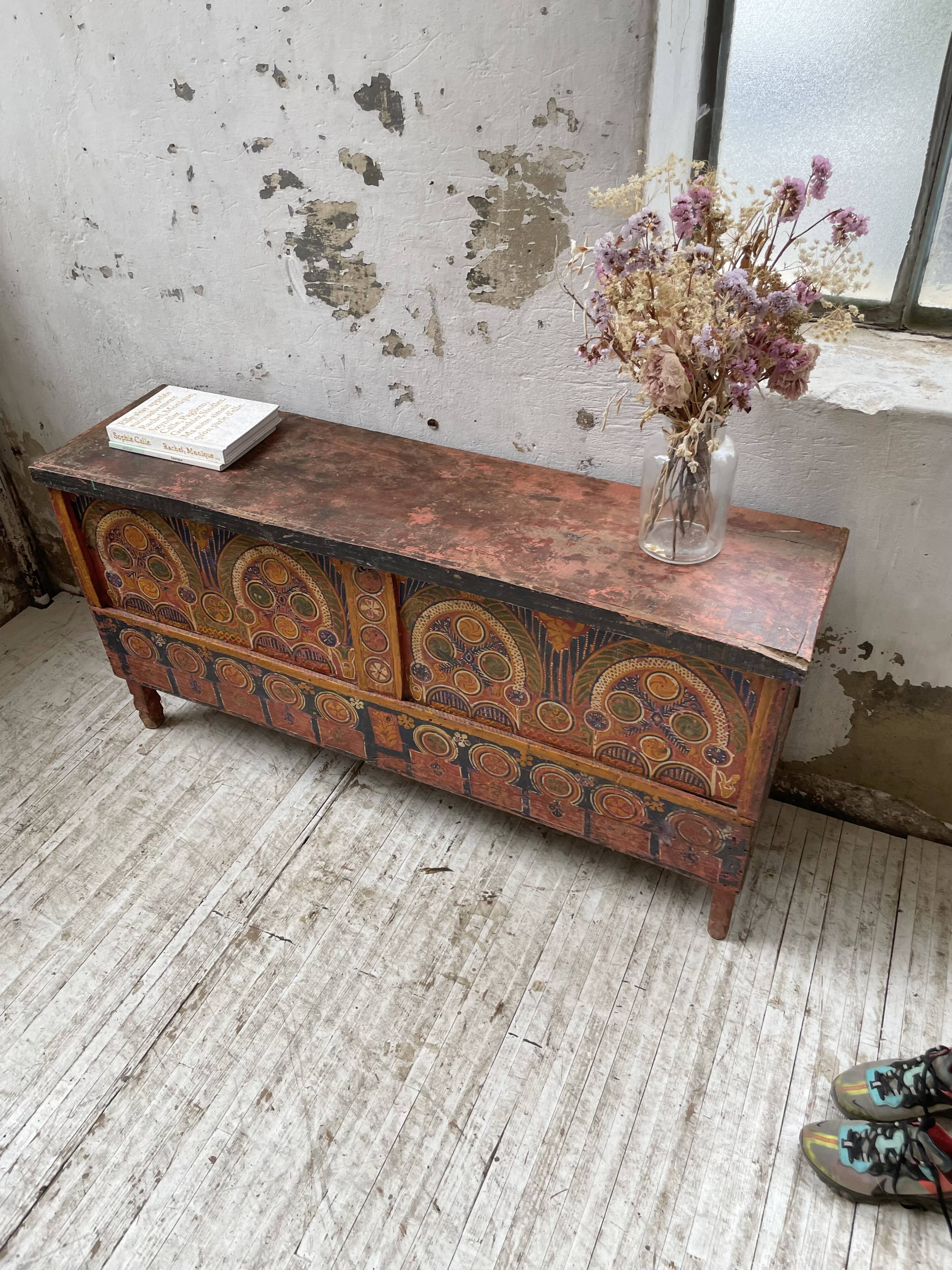 Coffre de mariage marocain polychrome années 50