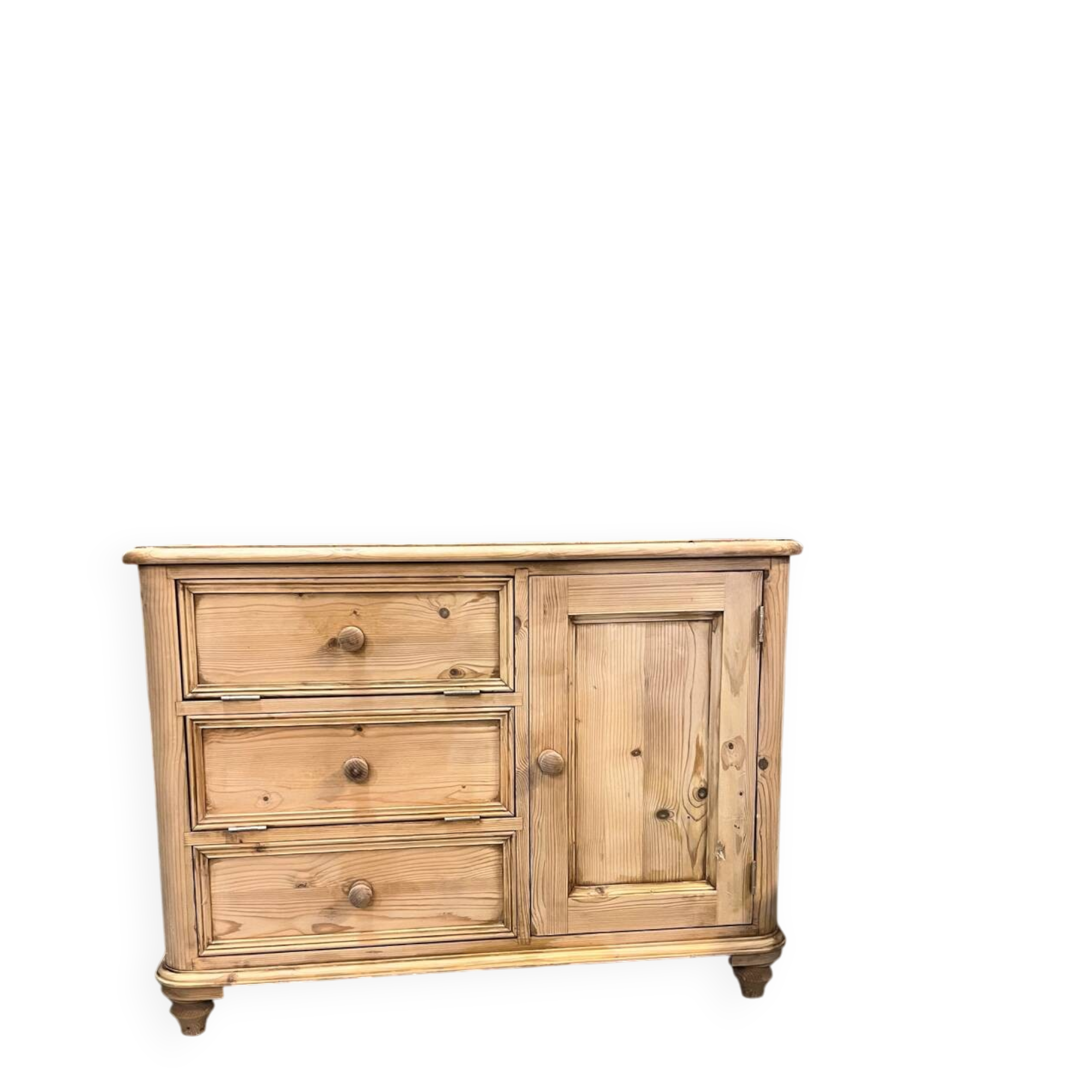 English style TV chest of drawers
