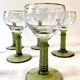 7 verres à vin d'Alsace Roemer, pieds gradins vert mousse et liseré doré