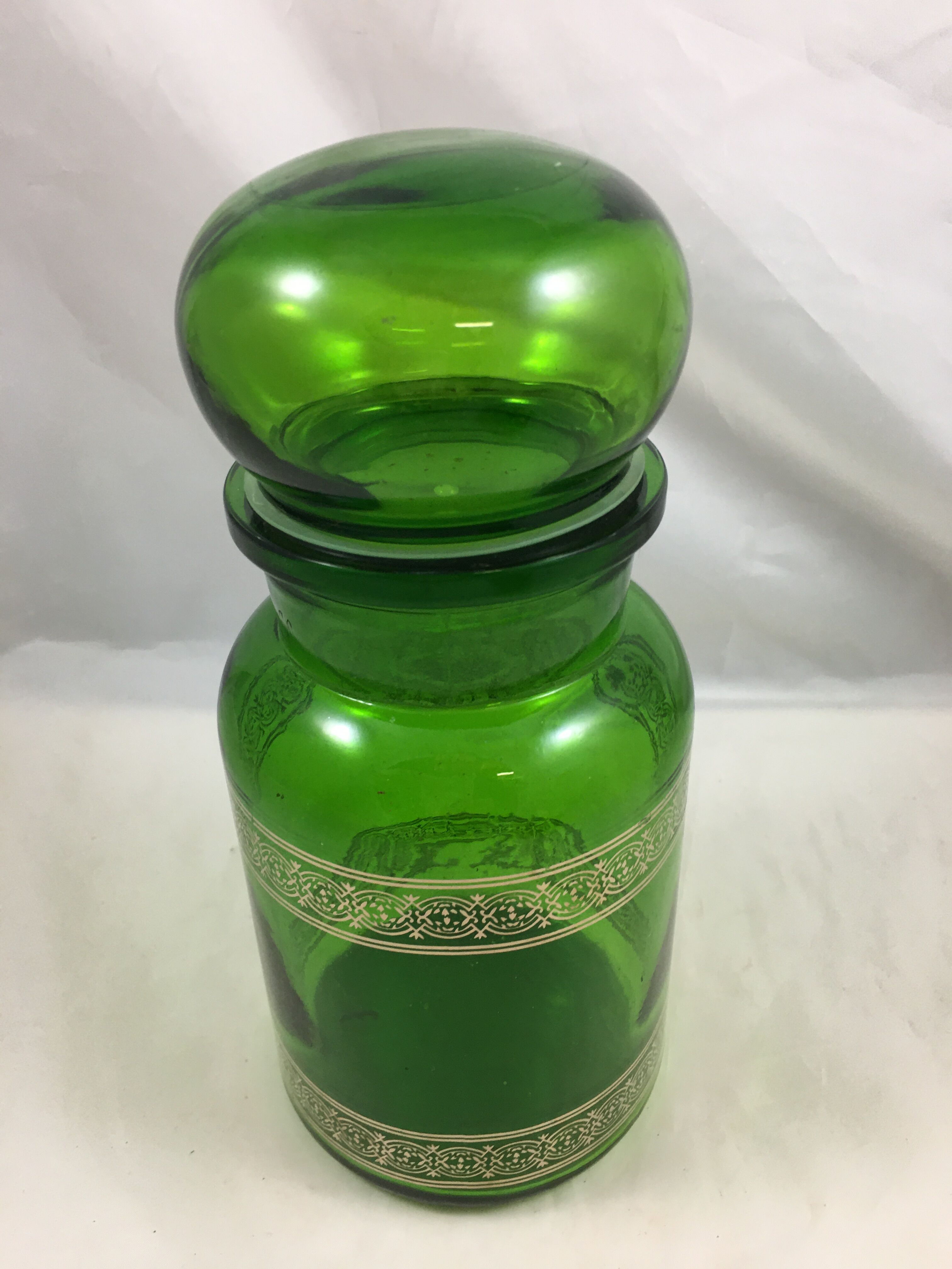 Pot apothecary pharmacy green and golden