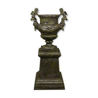 Cast iron with base Medici vase
