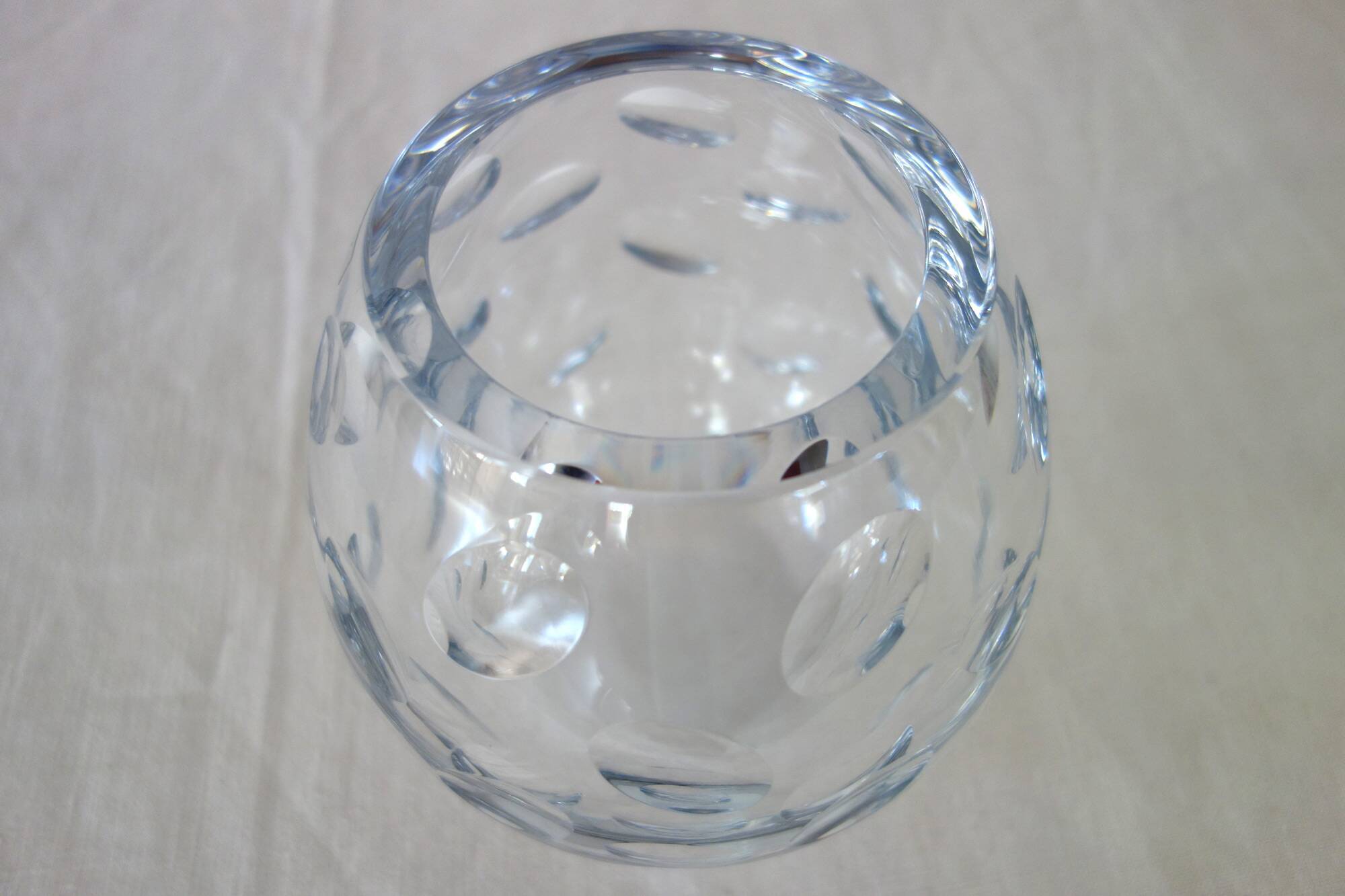 Vase boule modèle Cluny en cristal par Christofle