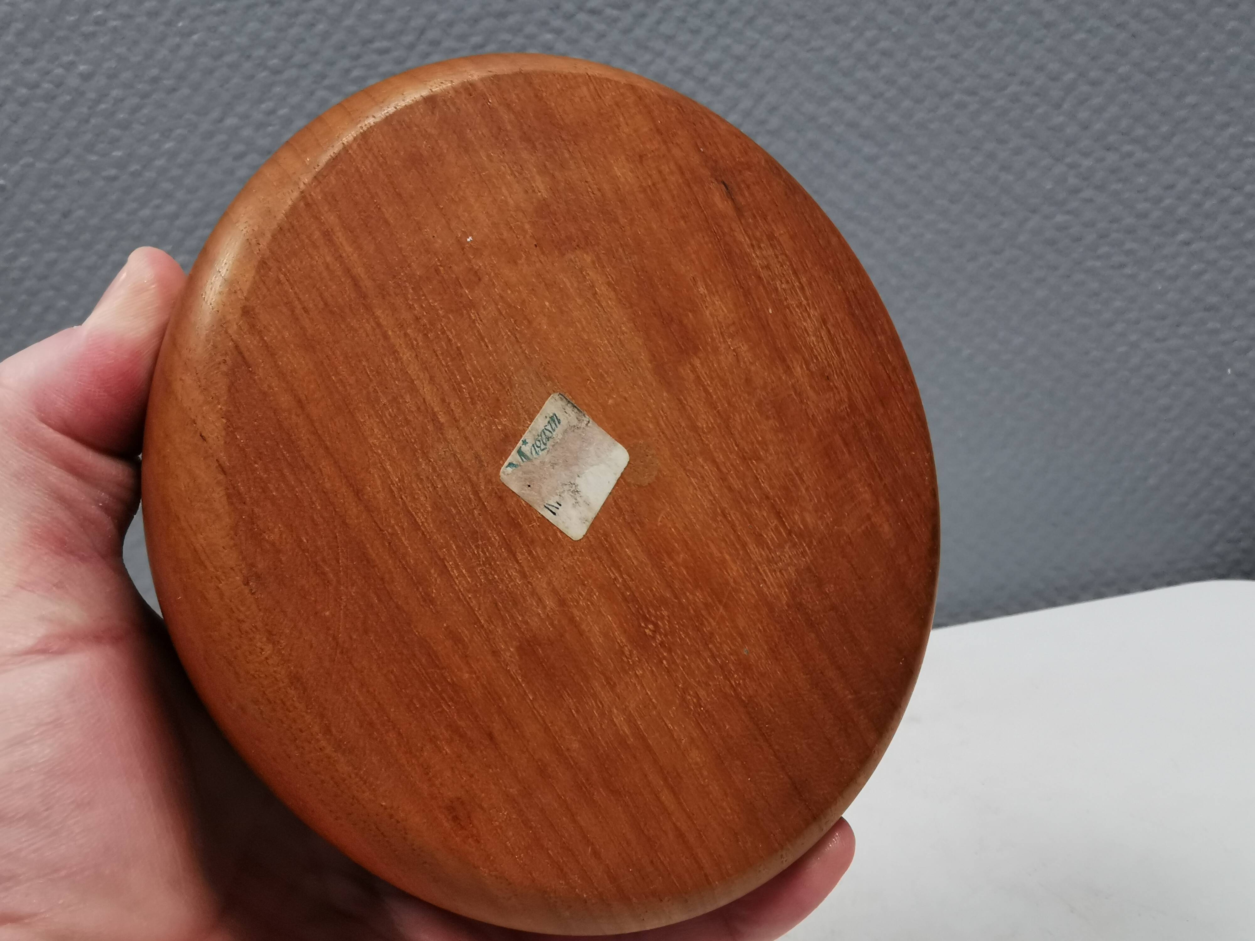 Very beautiful tobacco jar in teak wood with lid of stick-glued teak wood.