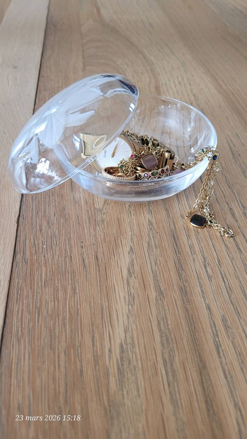 Thick glass bonbonnière
