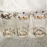 Six verres décorés dans leur panier de présentation