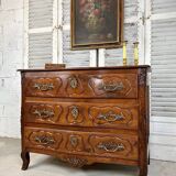 Commode en noyer ancienne