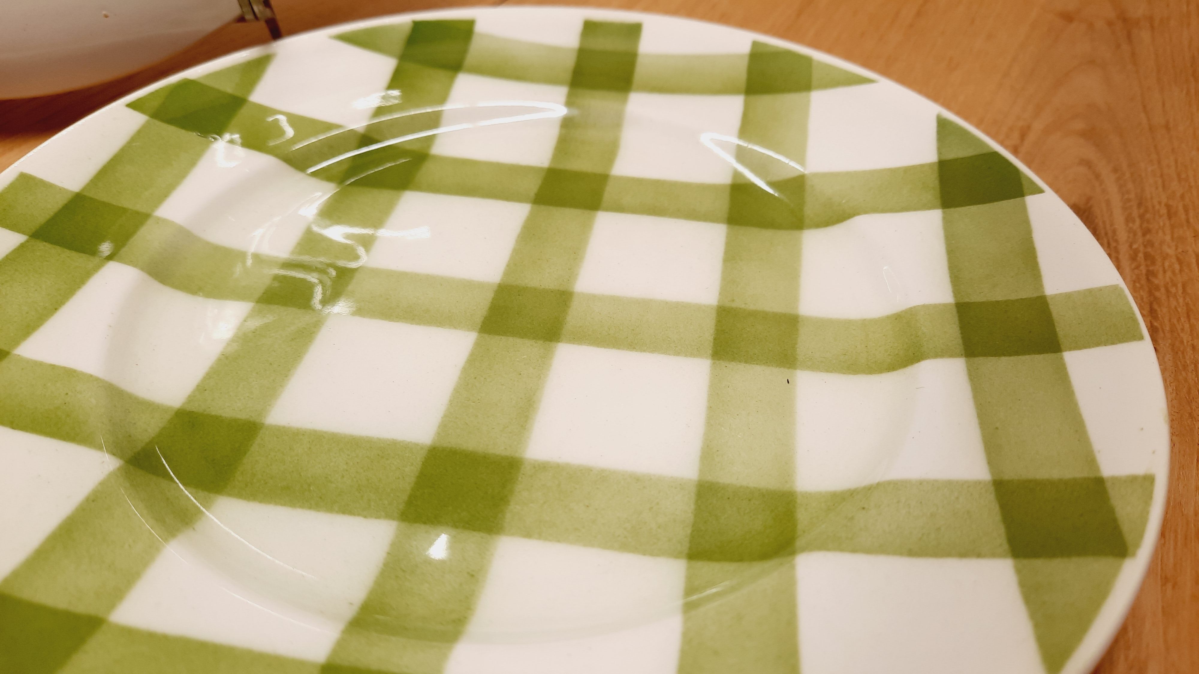 Lot 3 dessert plates Tablecloth