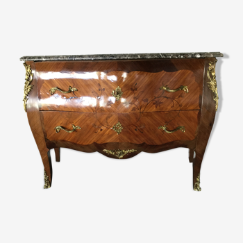 Commode de style Louis XV en marqueterie bois de rose