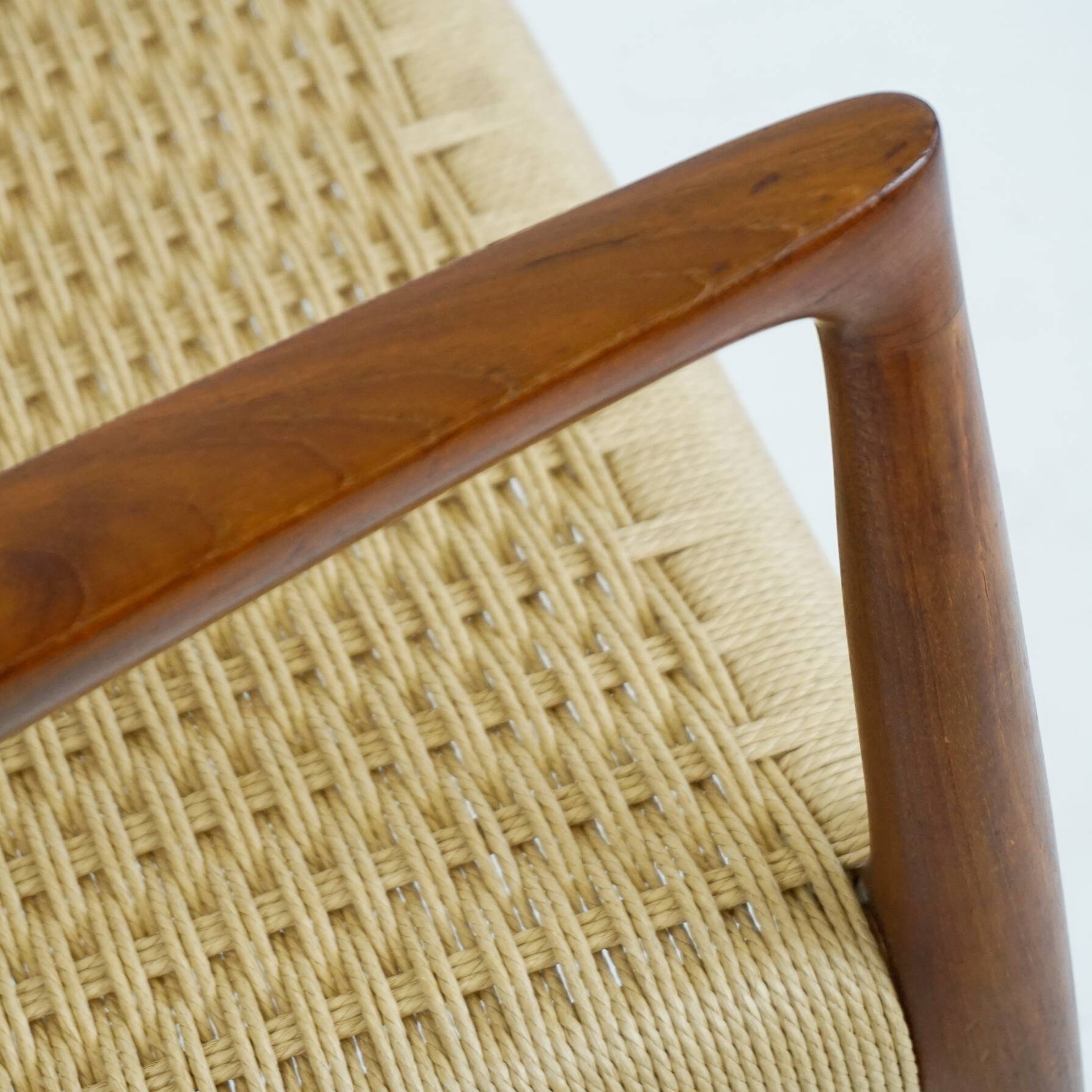 Sculptural Scandinavian Modern Armchair Mod. 57 in Teck and Paper