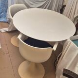 Grosfilex dining table and 4 chairs