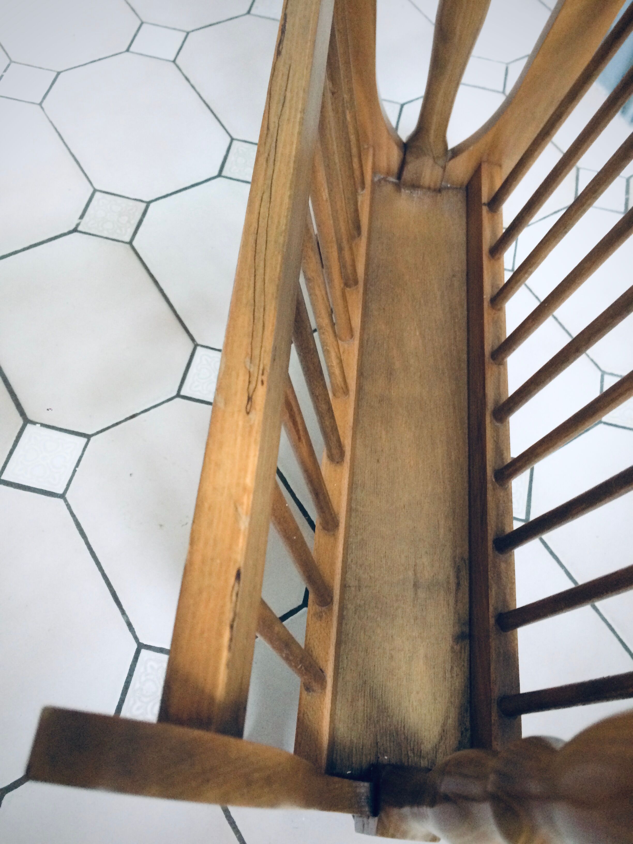 Vintage tablet magazine holder