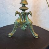Lampe pique cierge bronze tripodes décor aigle