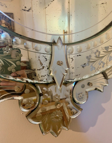 Bevelled venetian mirror, pediment, high 114 cm