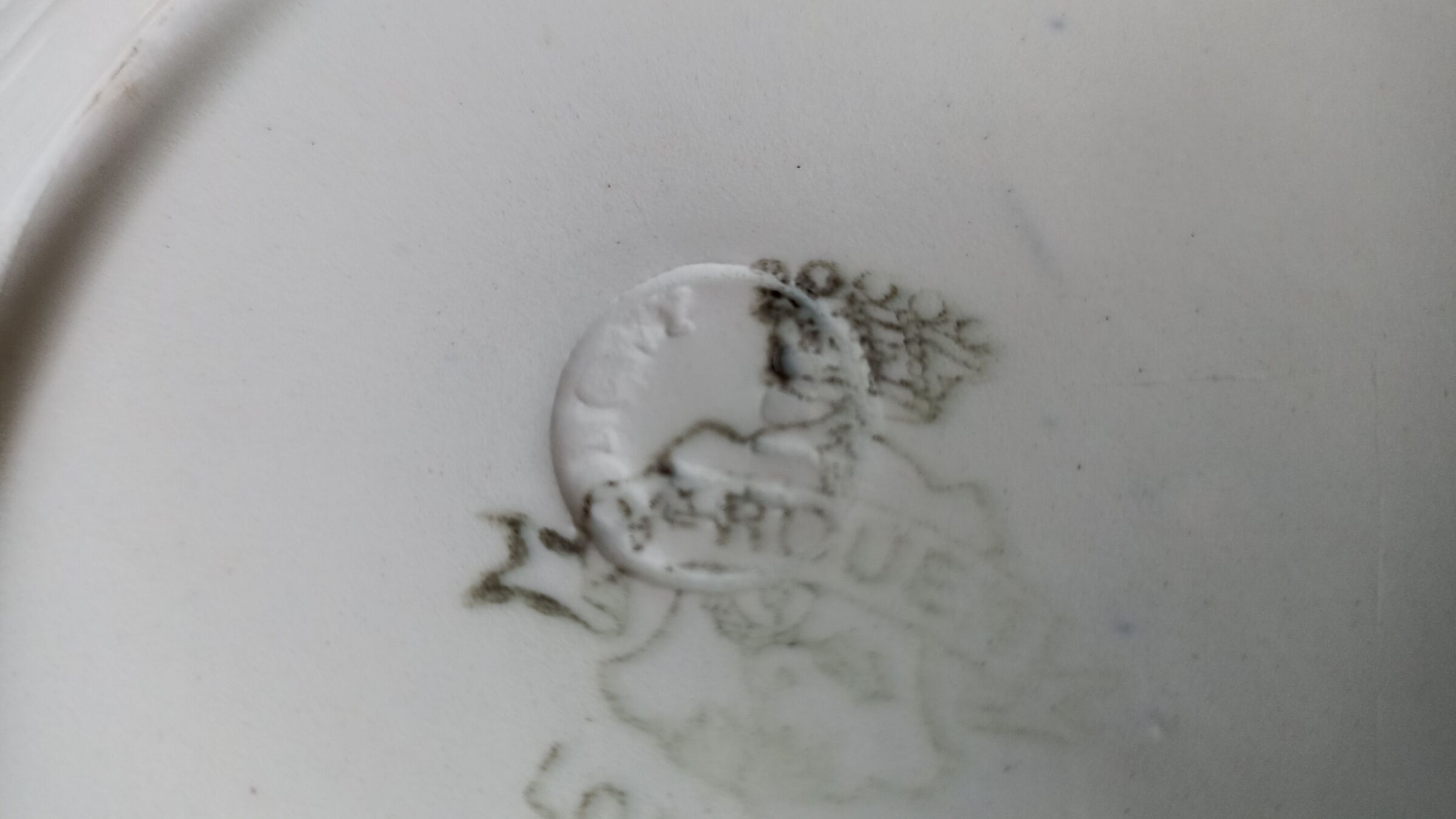 Cake dish by Longwy Vieux Rouen in the early 19th century