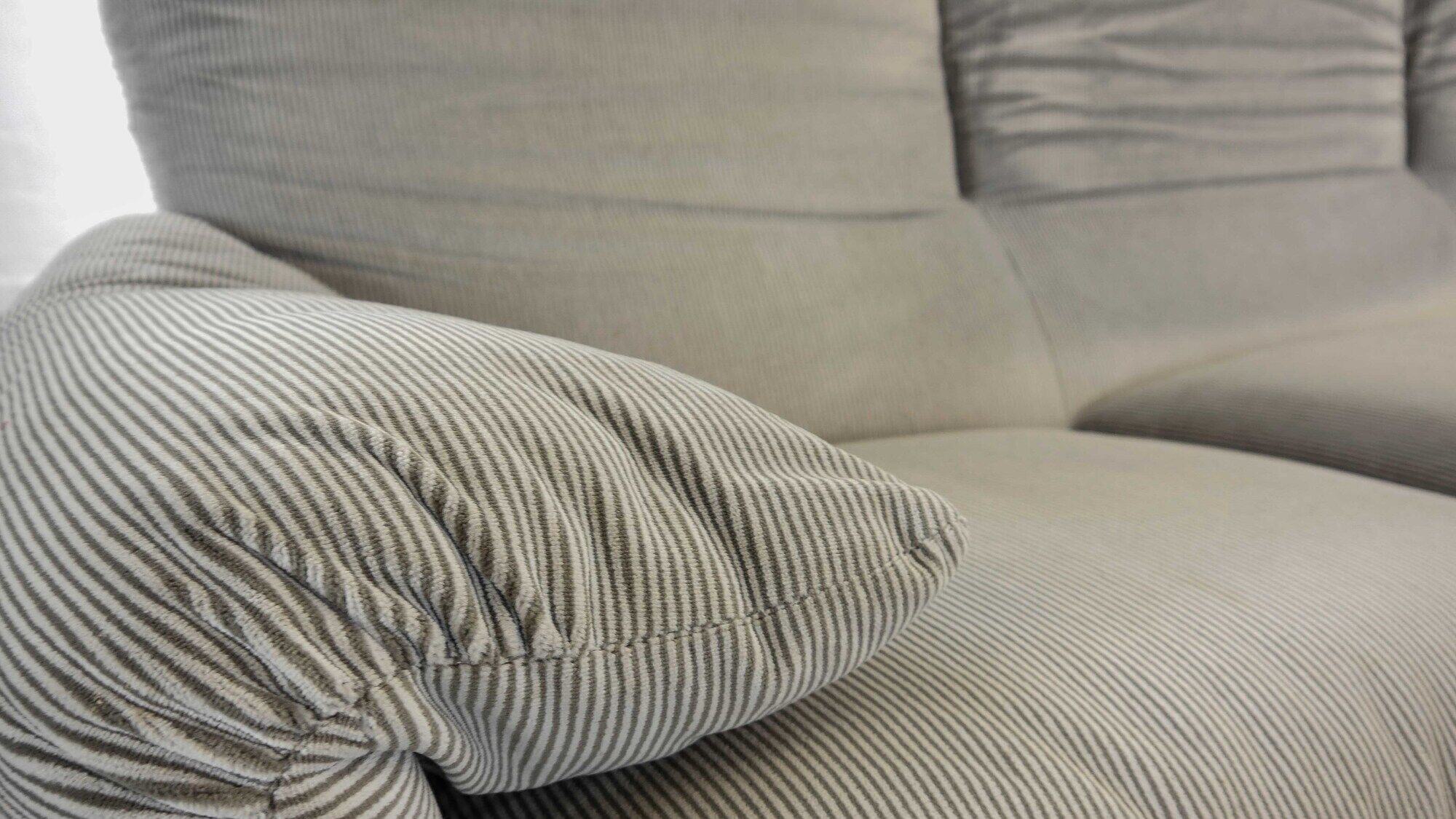 Cassina Maralunga 3-Seater Sofa by Vico Magistretti in grey striped fabrics