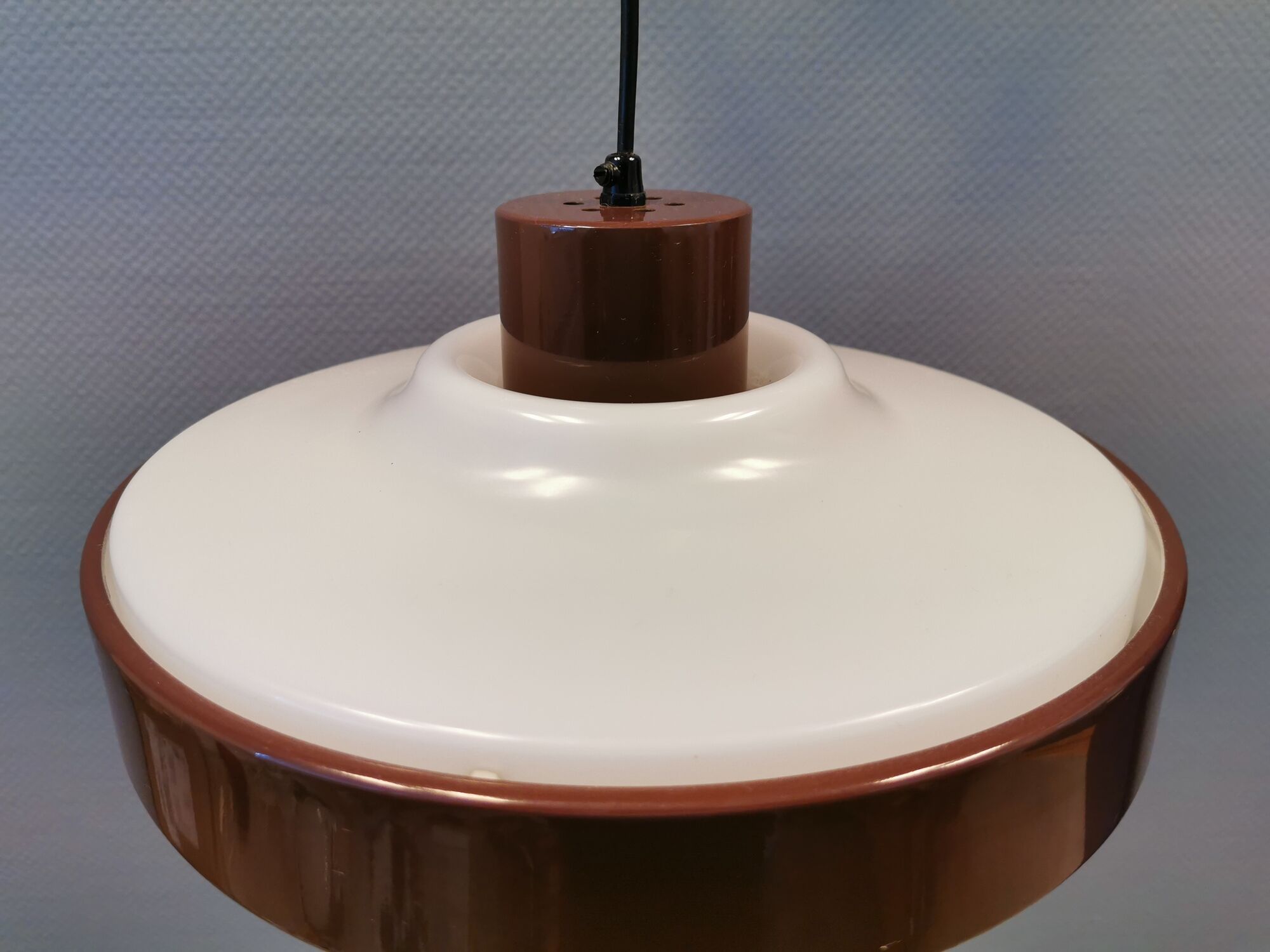 Danish space age hanging lamp, from the 80s, made of lacquered aluminum and acrylic plastic