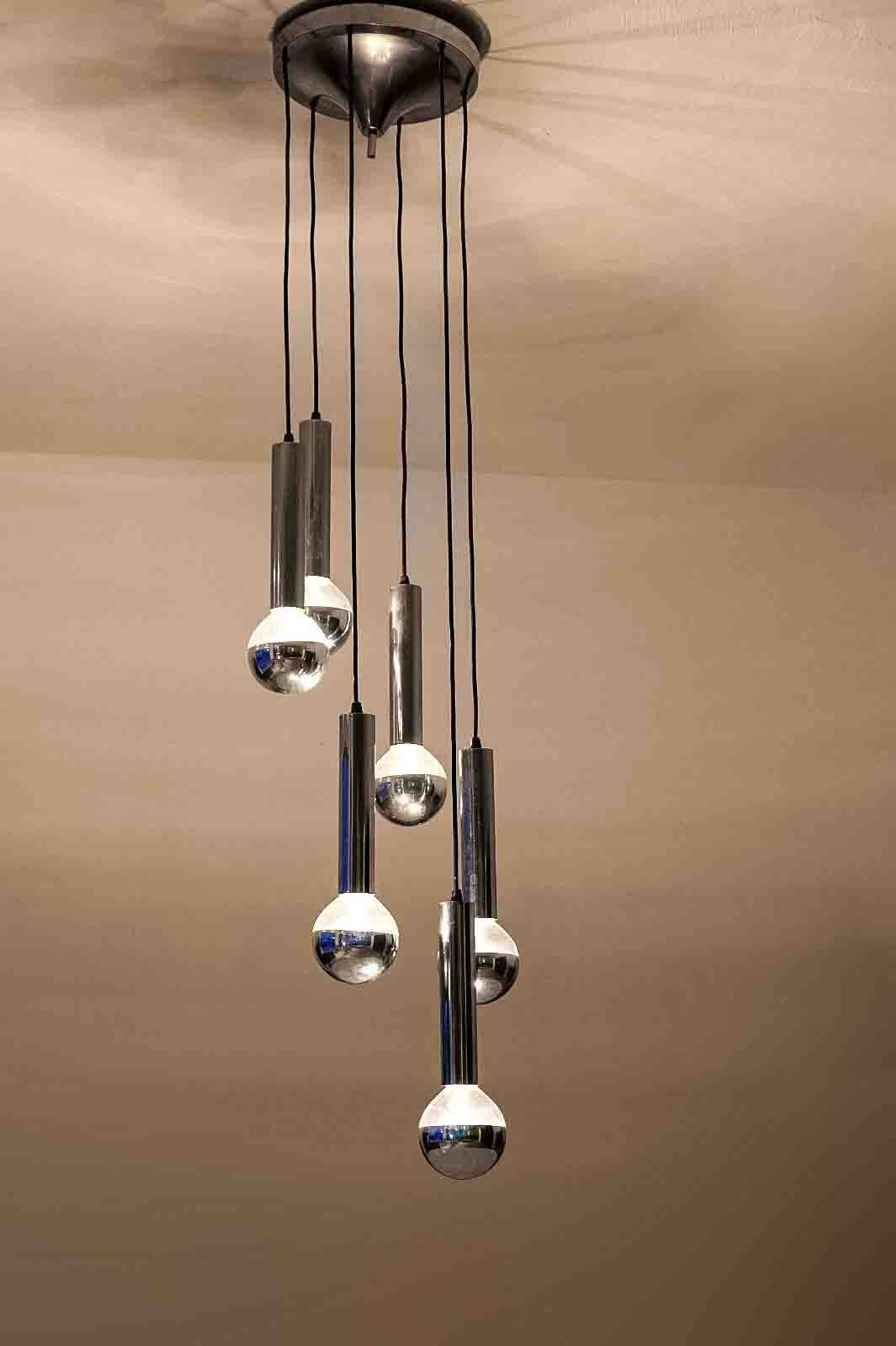 Grand lustre en cascade du milieu du siècle en chrome