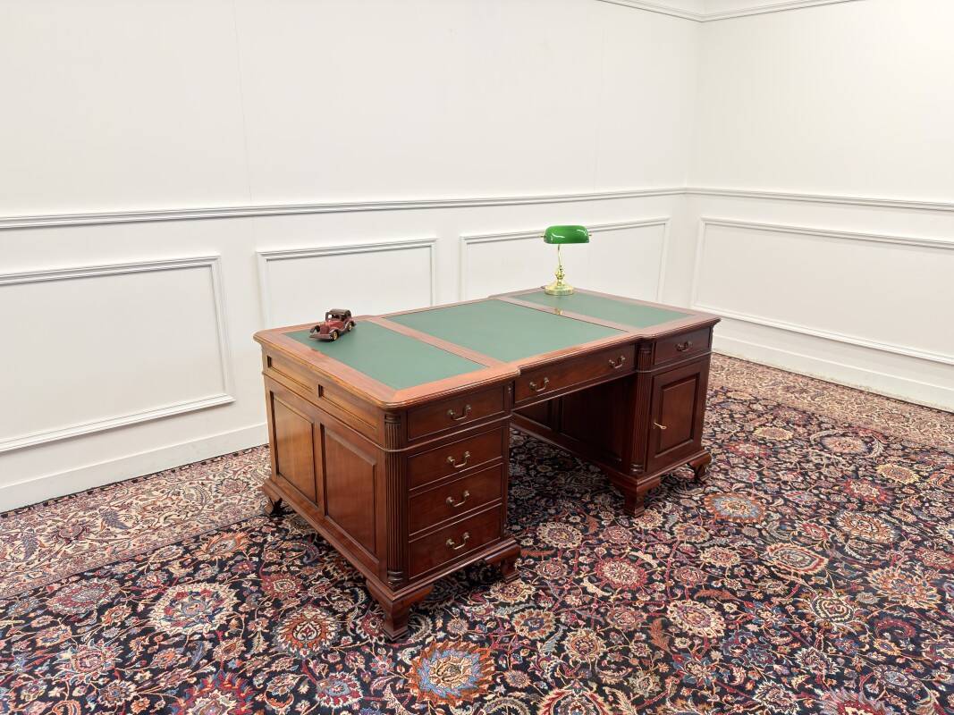 Classic English Chesterfield Partnerdesk Desk