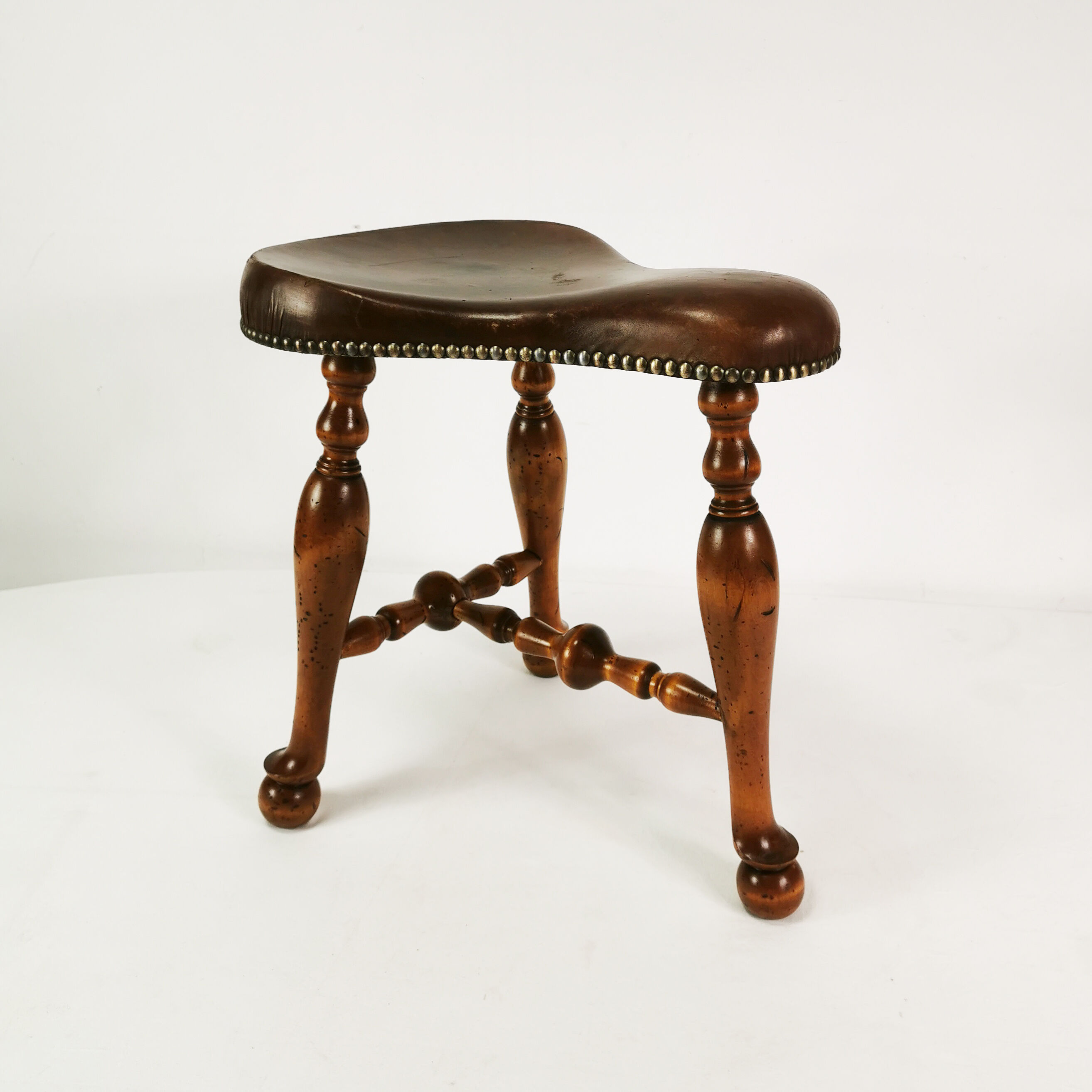Victorian stool, Spain, 19th century.