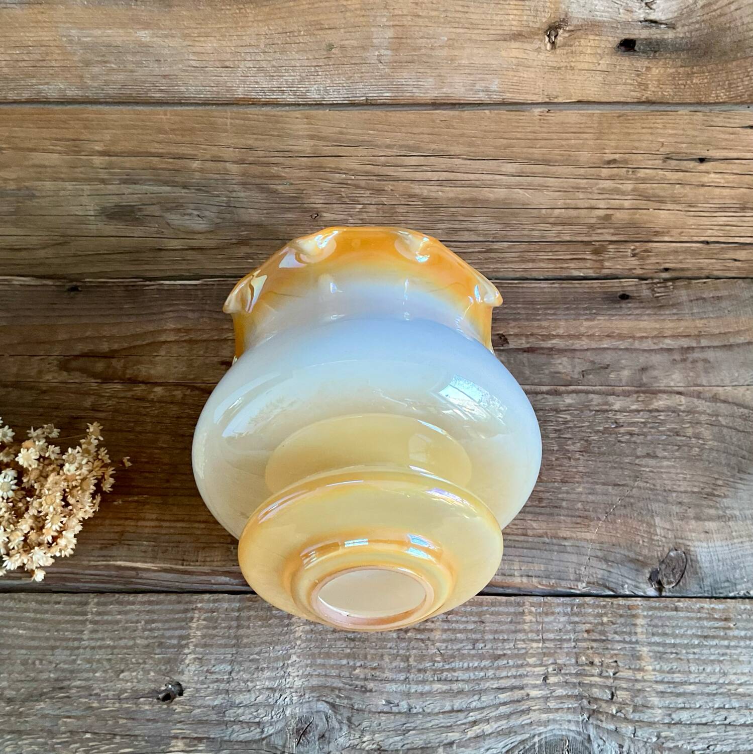 Opaline glass suspension globe