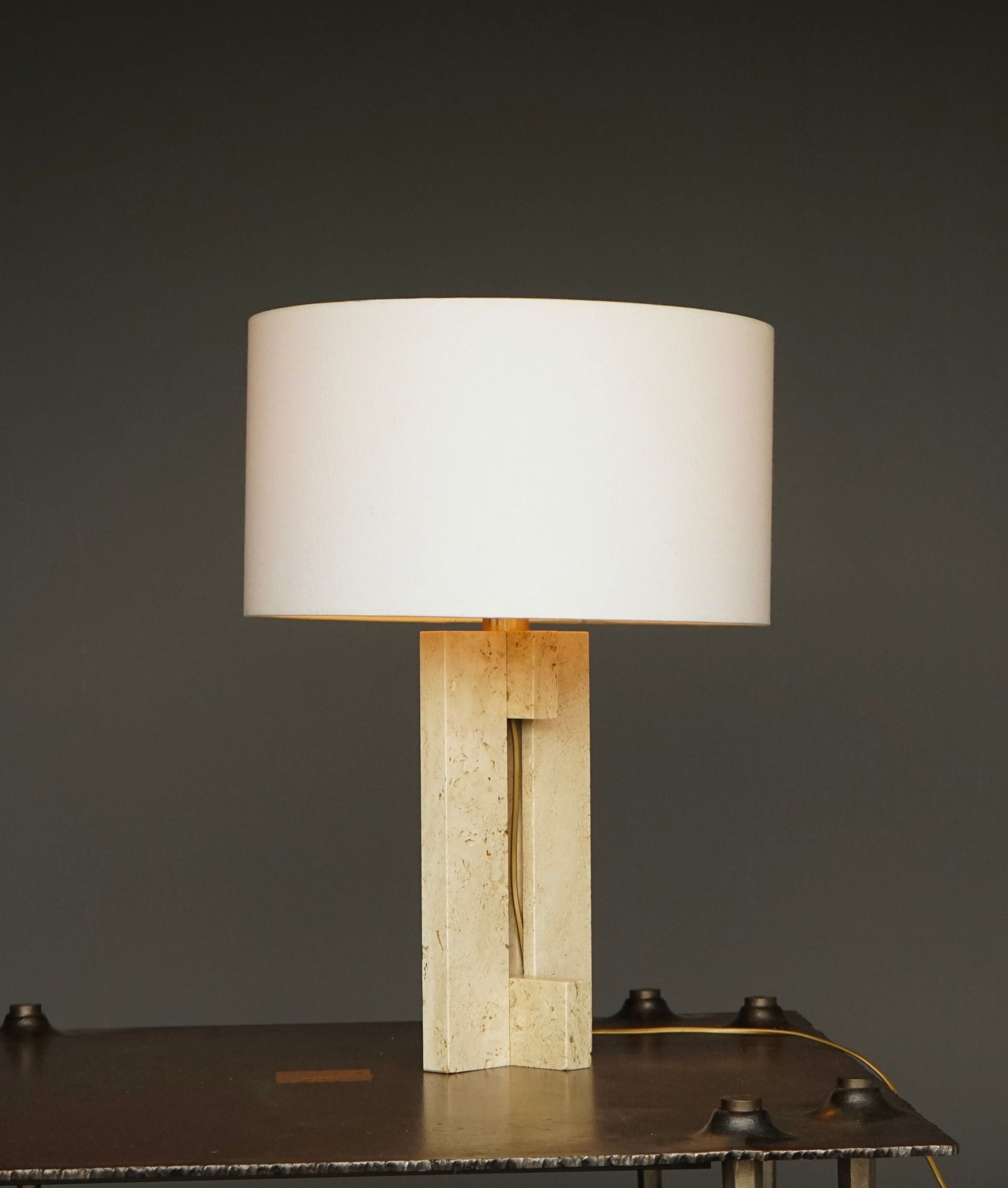 Mid-century table lamp in travertine, Italy, 1970s