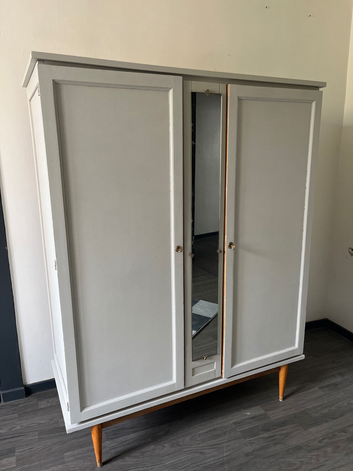 Armoire lin pieds compas