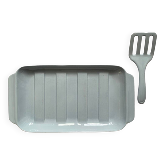 Asparagus dish and spatula in blue earthenware, Sarreguemines