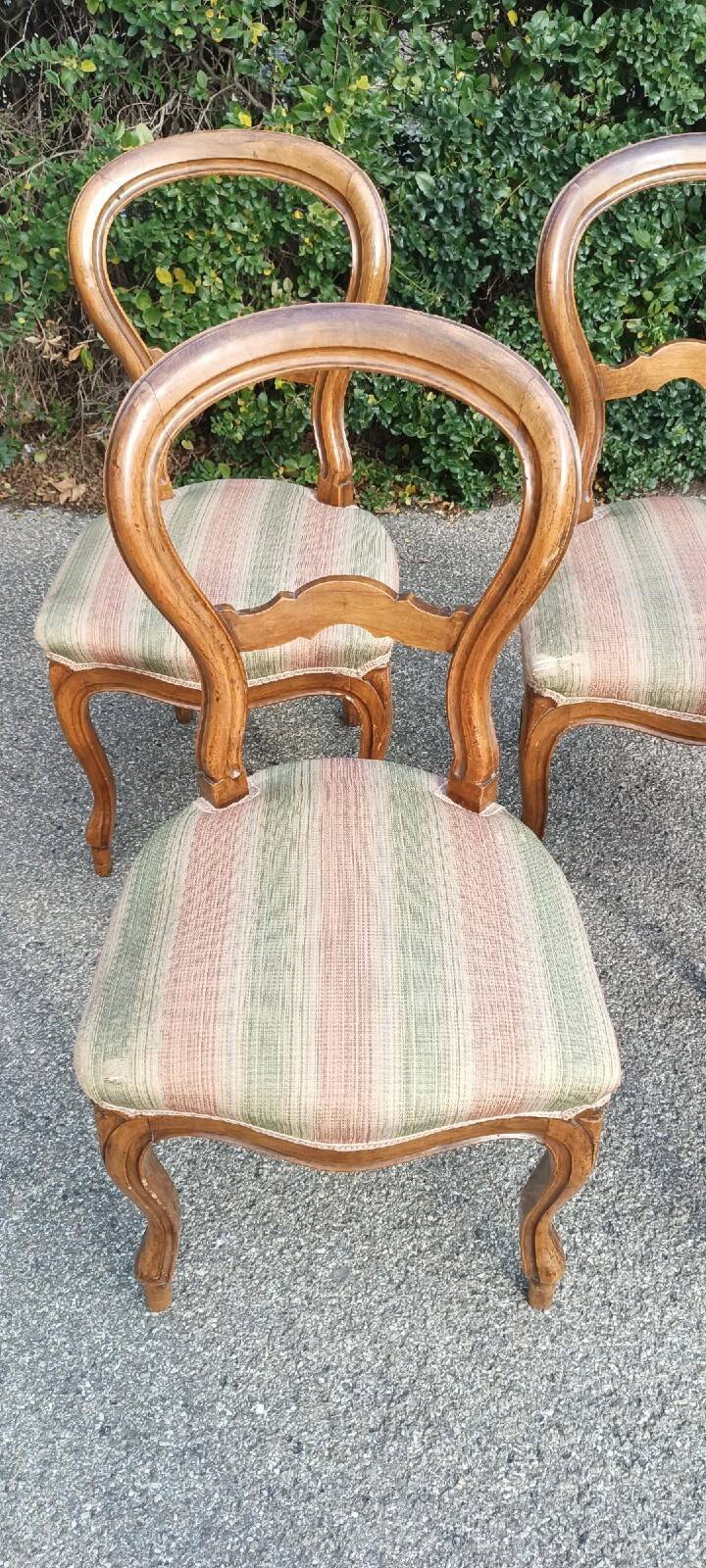 4 chaises anciennes en noyer milieu XIXe siècle