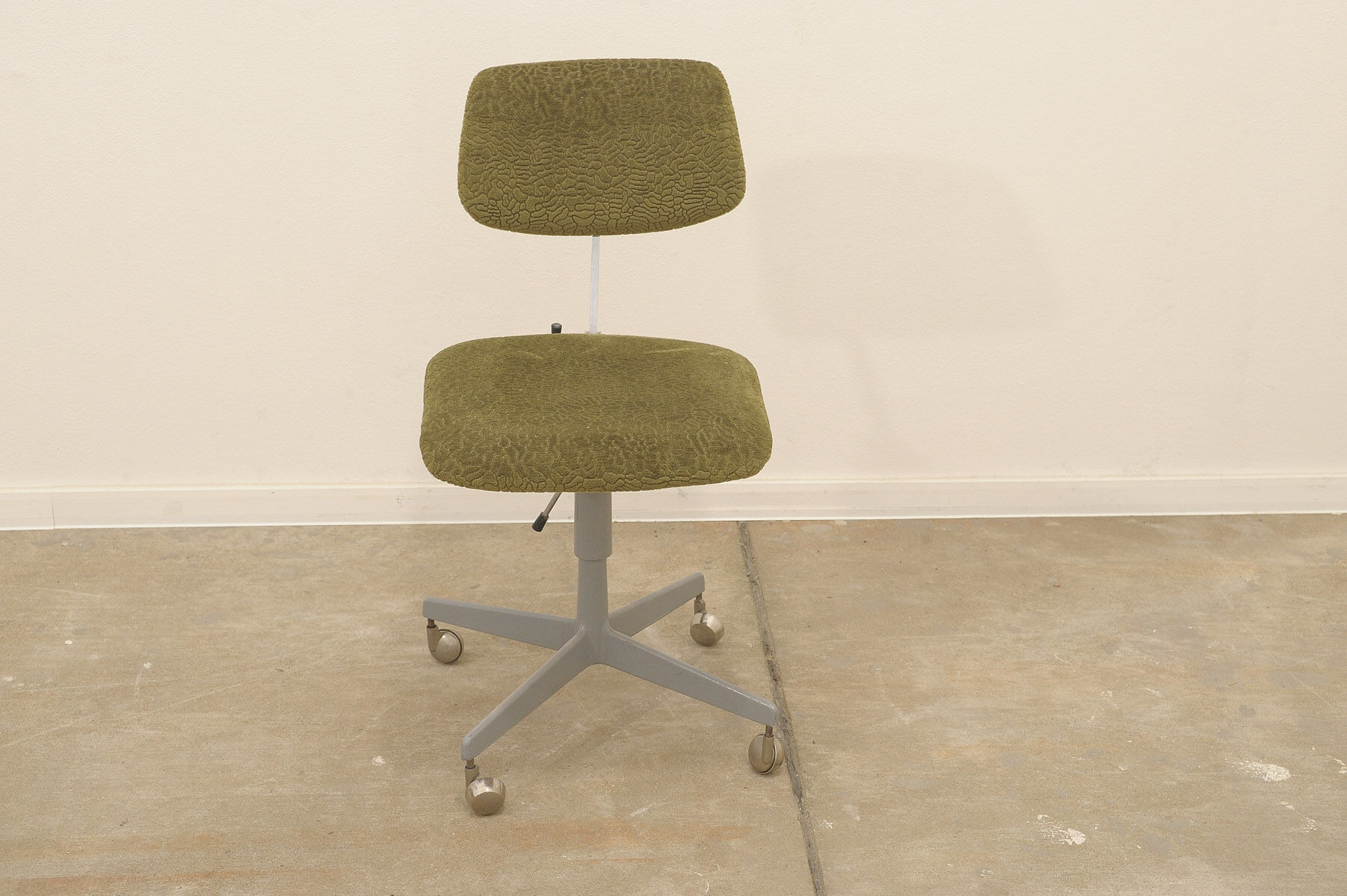 Midcentury swivel desk chair by Kovona 1950s