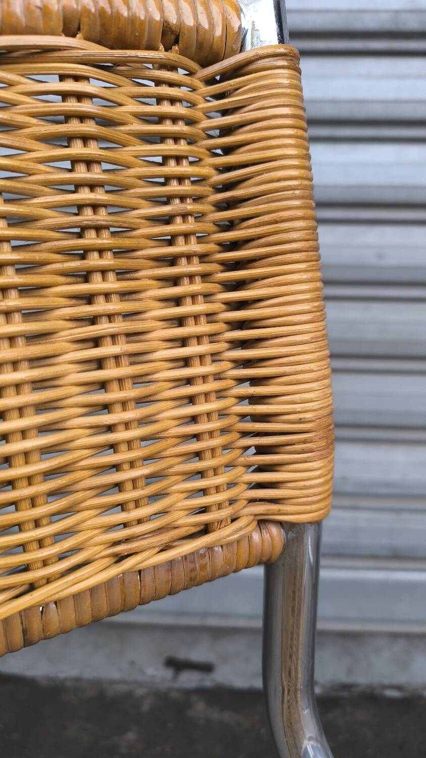 Pair of cantilever and rattan chairs from the 70s