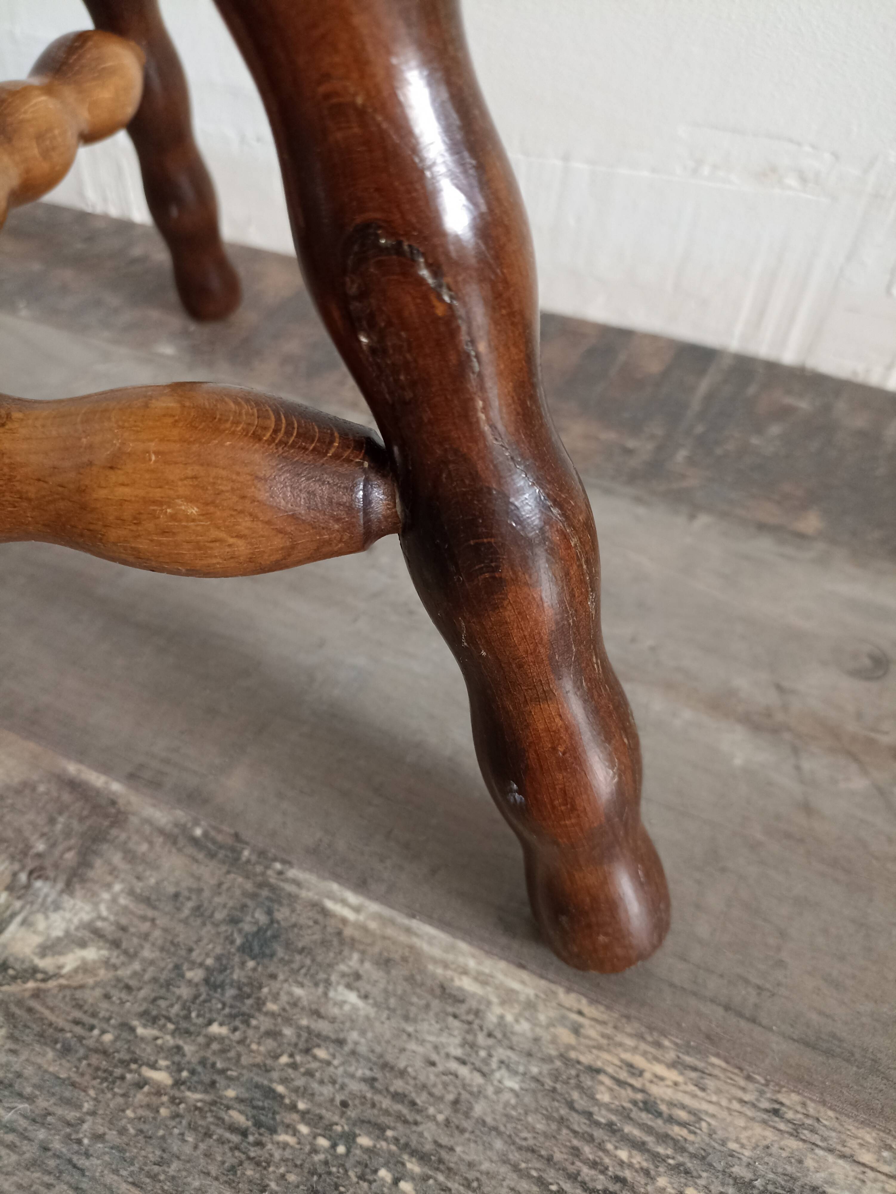 Tripod stool