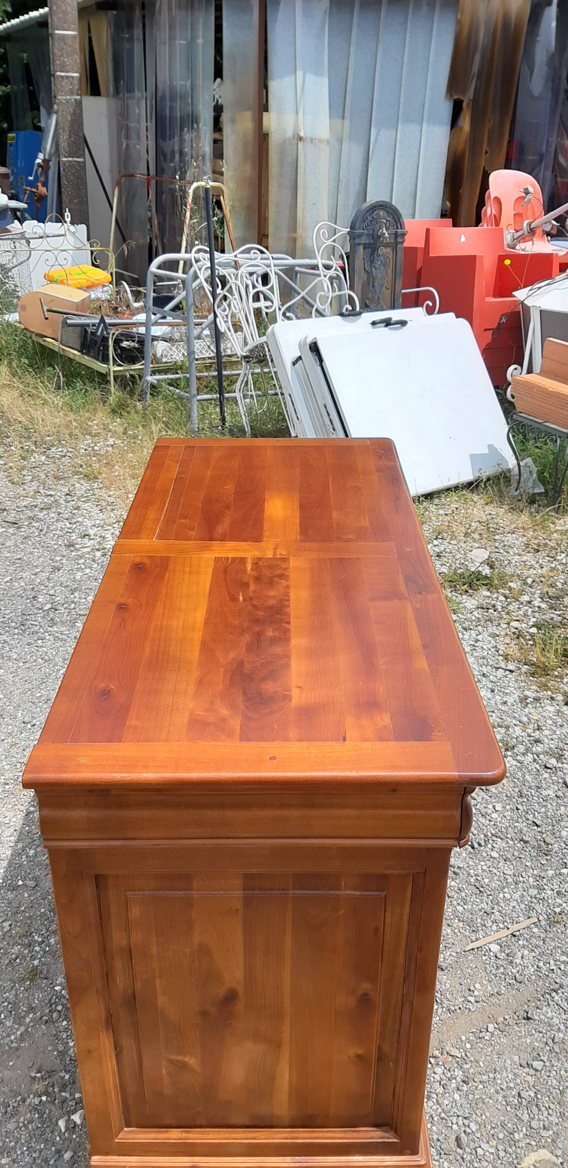 Cherry wood chest of drawers with 4 drawers