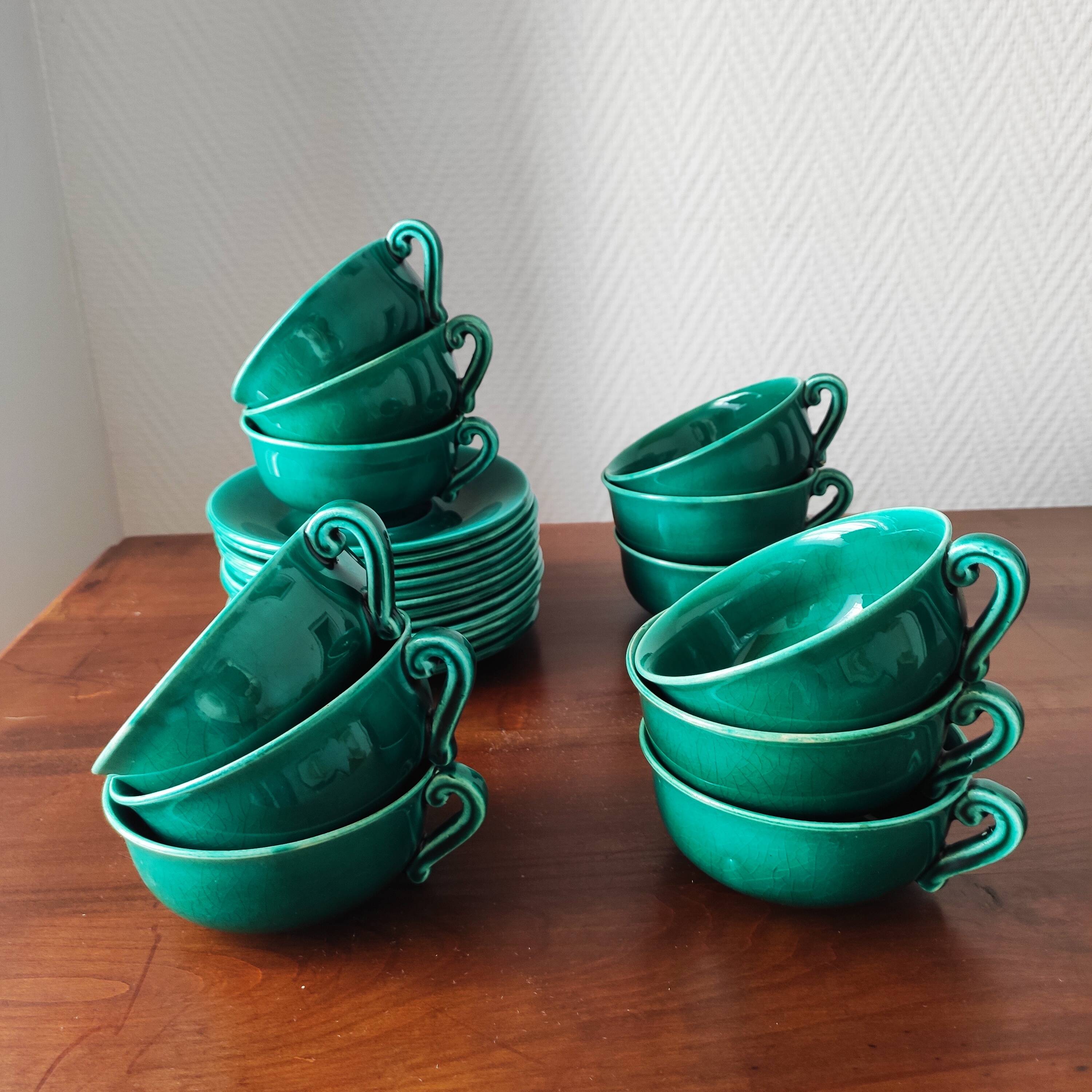 Set of 12 French coffee cups signed by Jean Pobéry in Art Deco style.