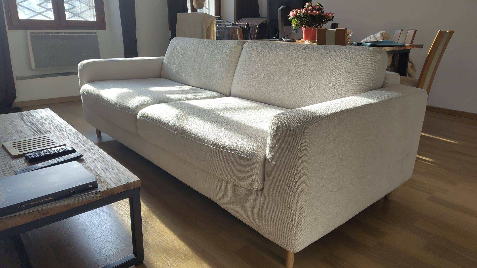 Bolia sofa bed, Scandinavia 3-seater with integrated wheels.