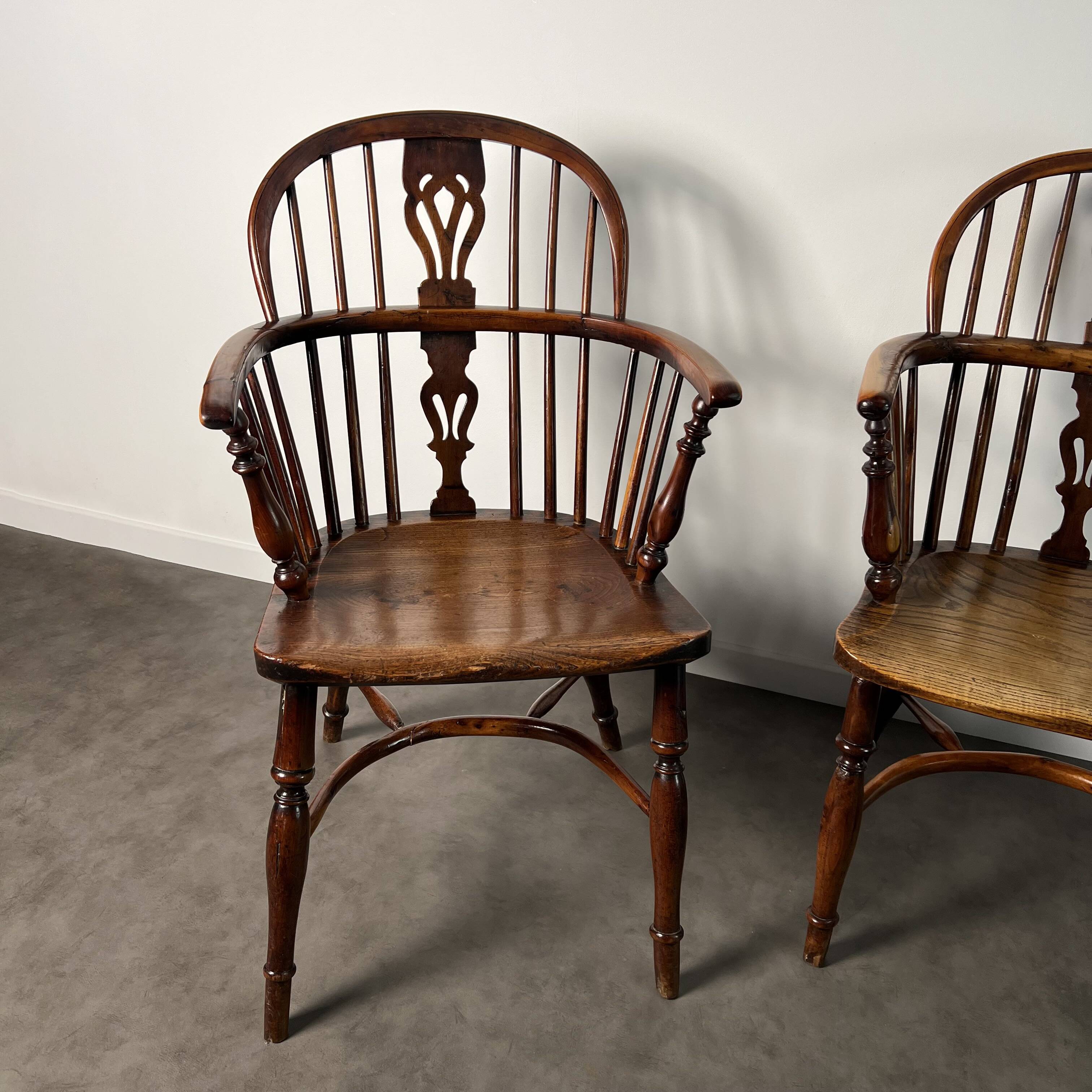 Ensemble de 3 chaises, fauteuils Windsor Low Back en orme, Angleterre, XIXe