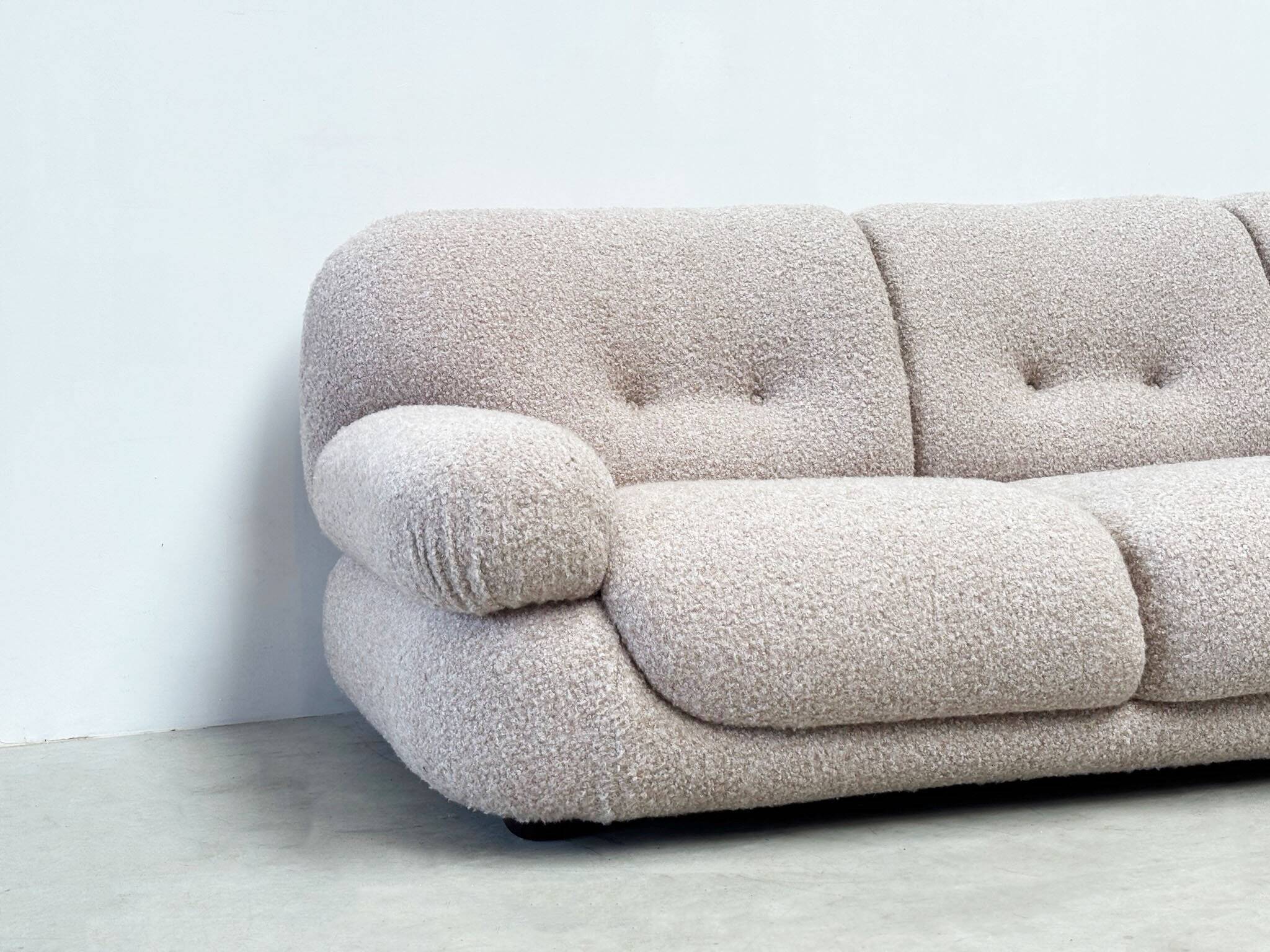 Sapporo sofa by Mobil Girgi