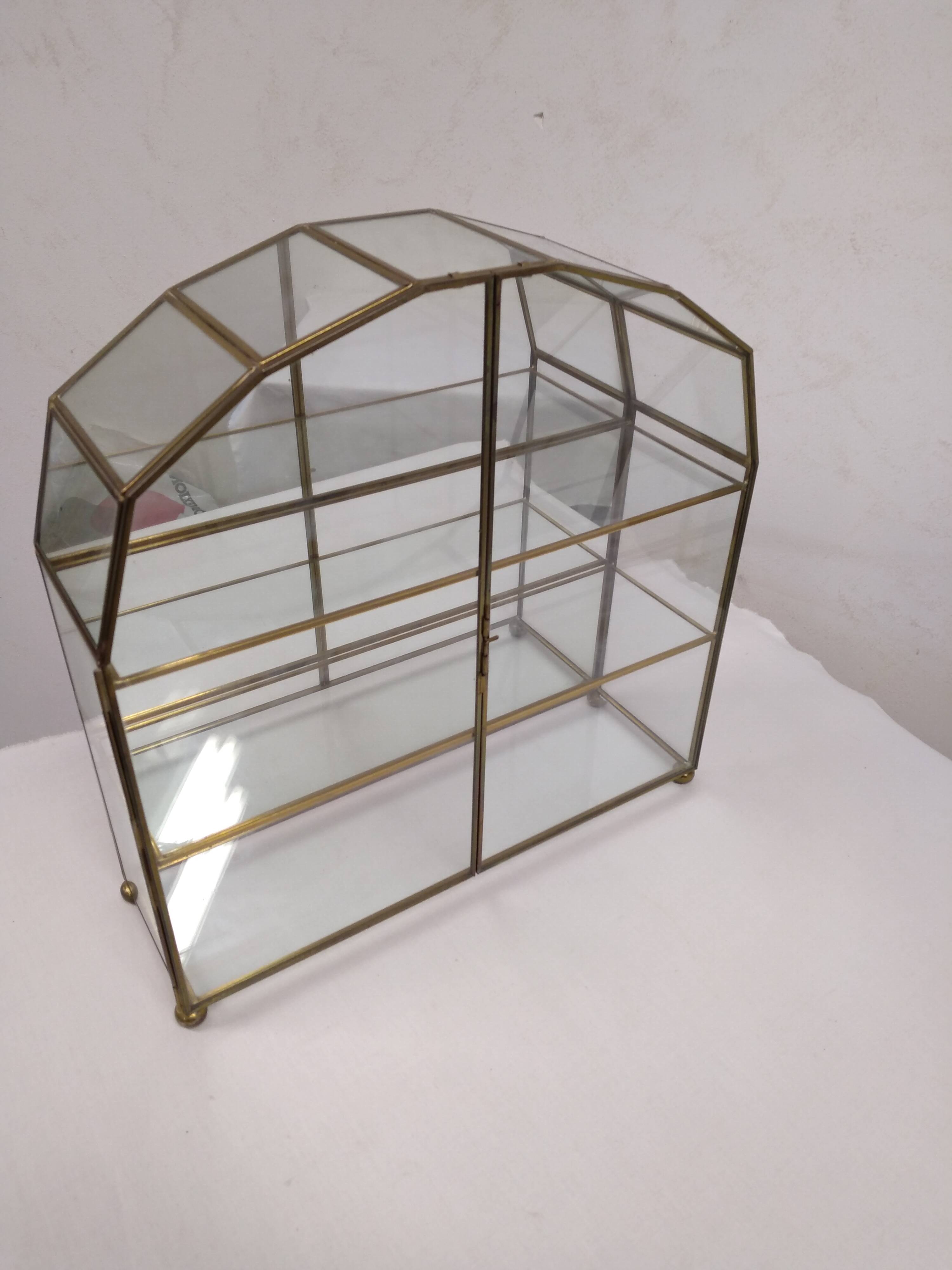 Old table display case