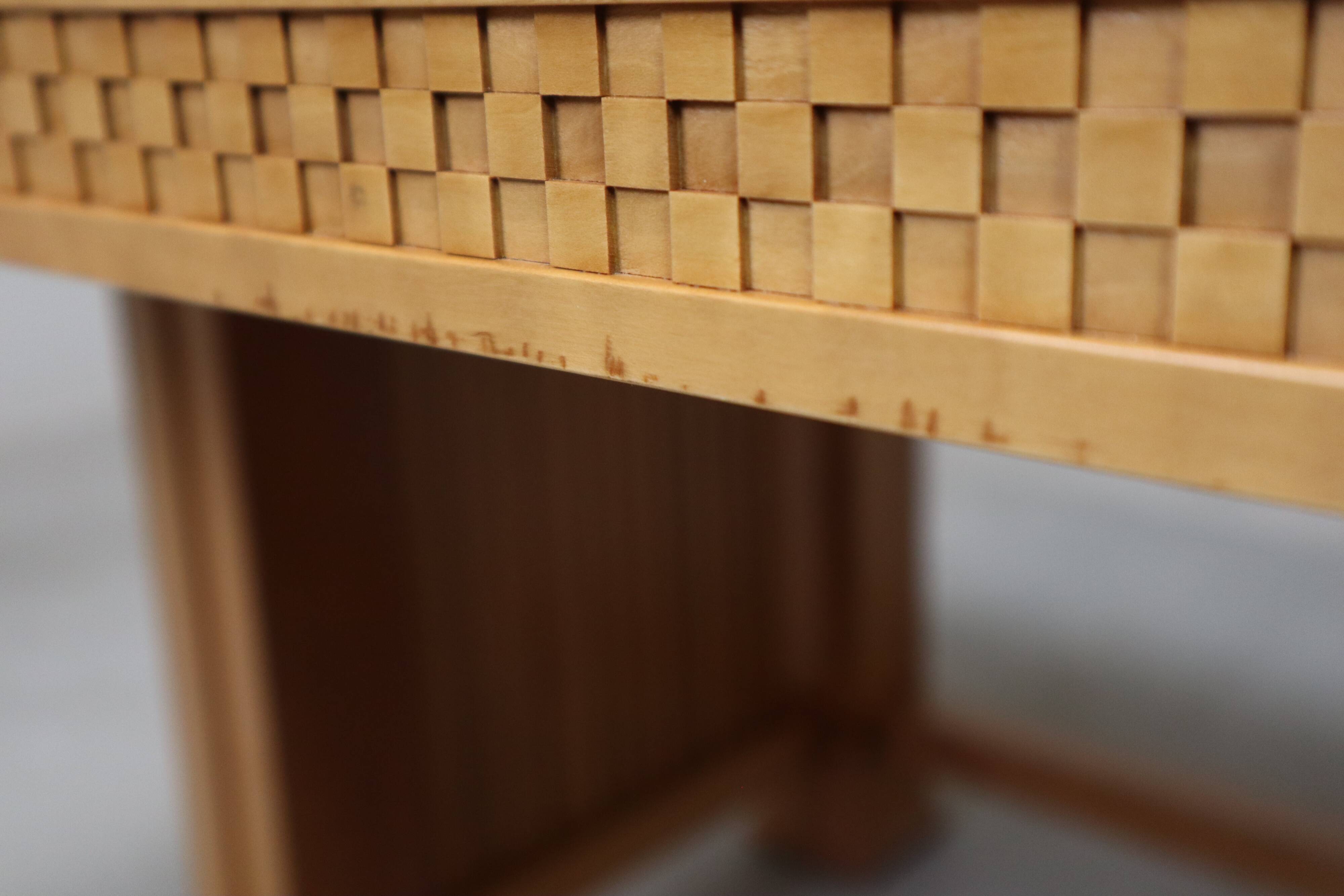 Husser 615 dining table by Frank Lloyd Wright produced by Cassina