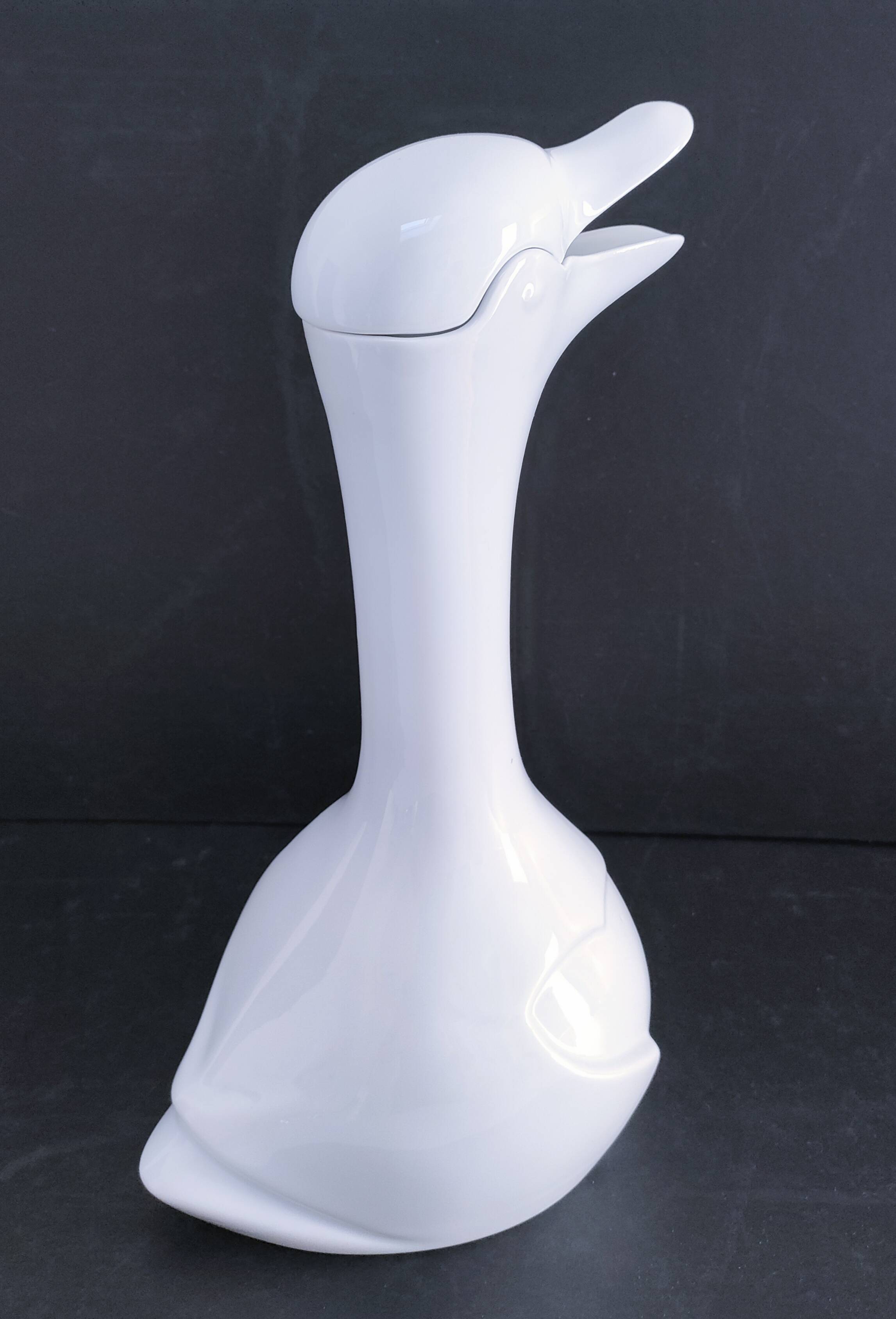 Porcelain bird carafe
