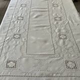 Linge ancien d'exception, très grande nappe brodée