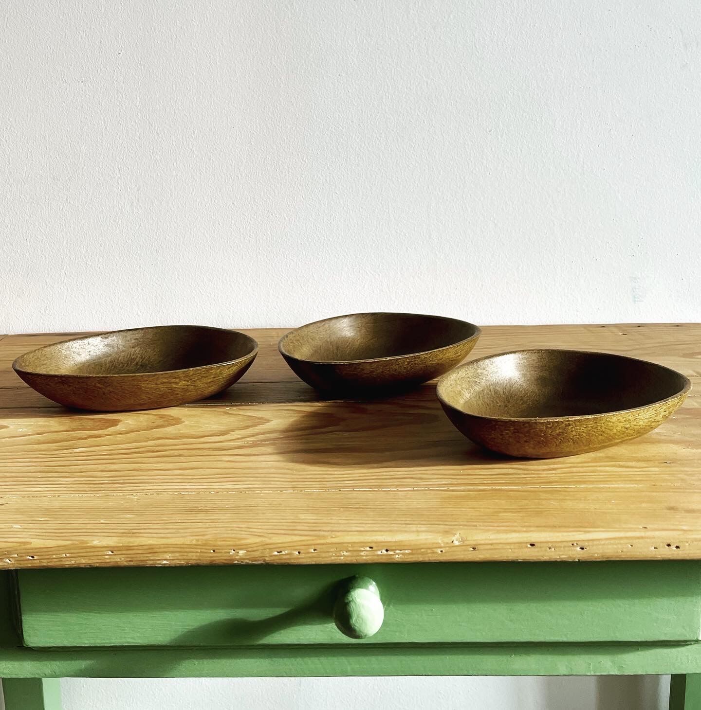 Set of 3 wooden cups